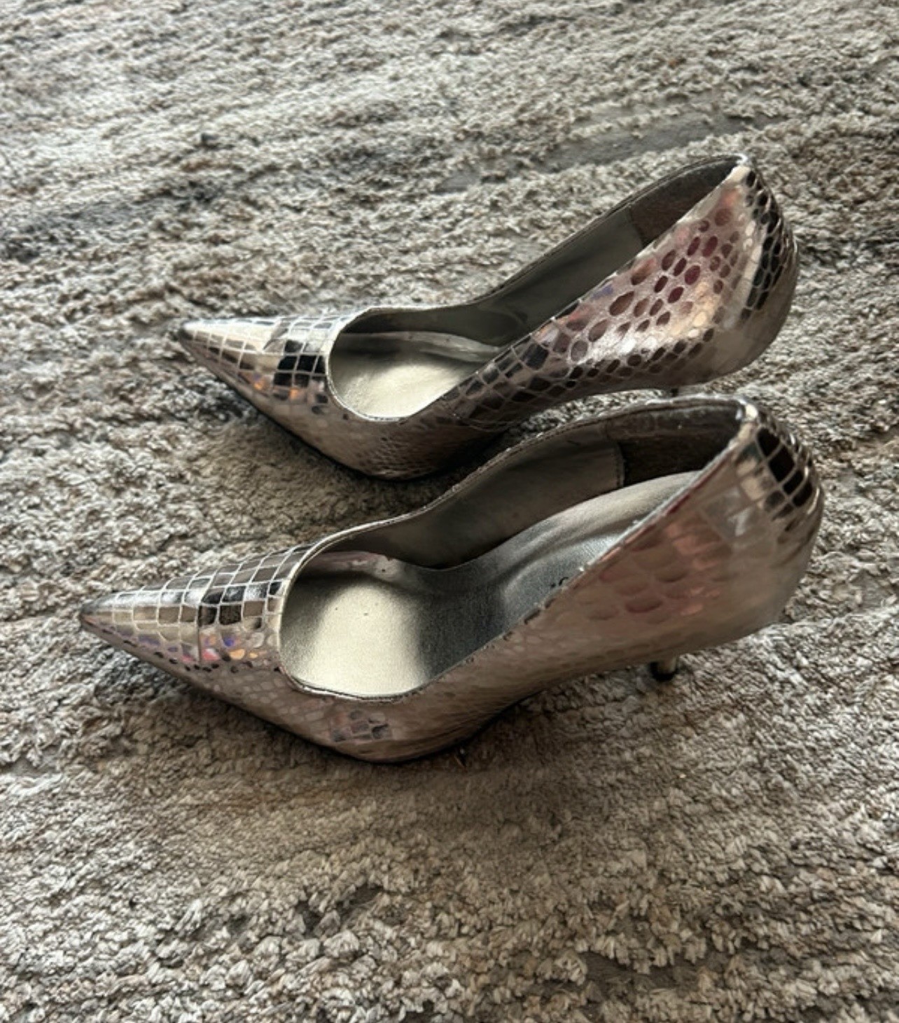 Delicious Silver Leather Pointed Toe Pumps Stiletto Croc Embossed US 9