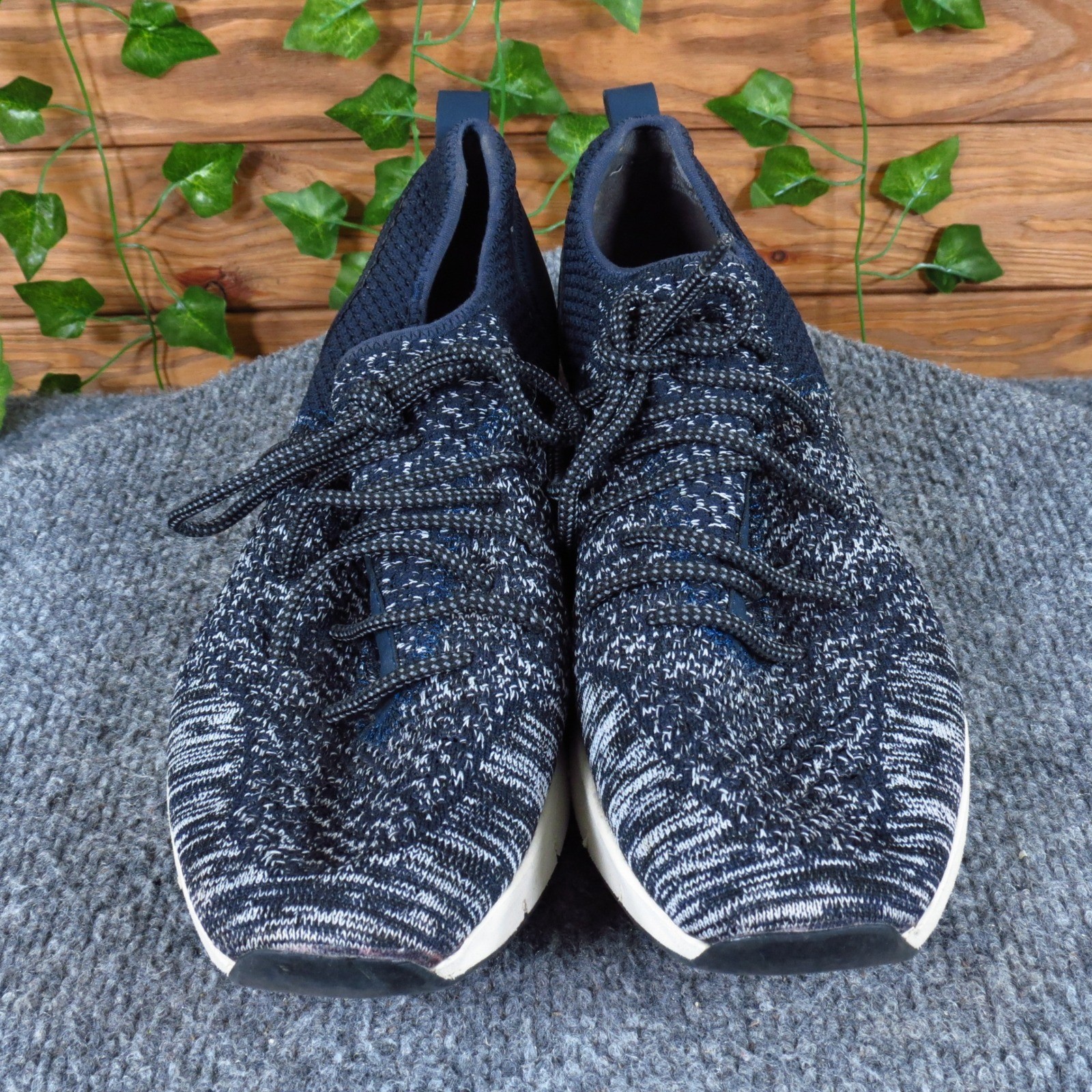 OTBT Marine Women Casual Sneaker Size 9.5 Walking Navy White Knit