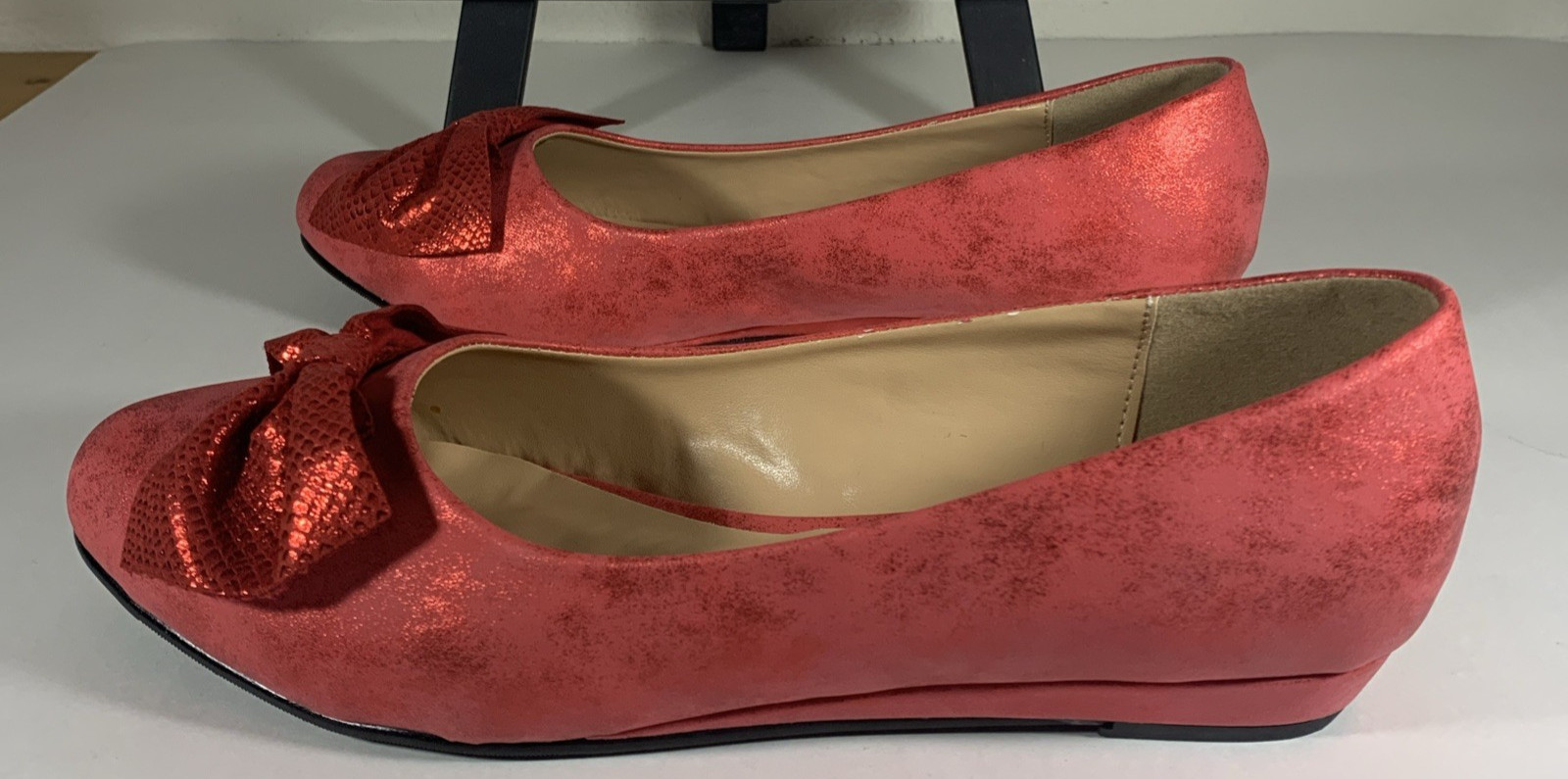 Taryn Angel Steps Women’s 11M Red Faux Suede Sparkle Bow Ballet Flat Comfort NIB