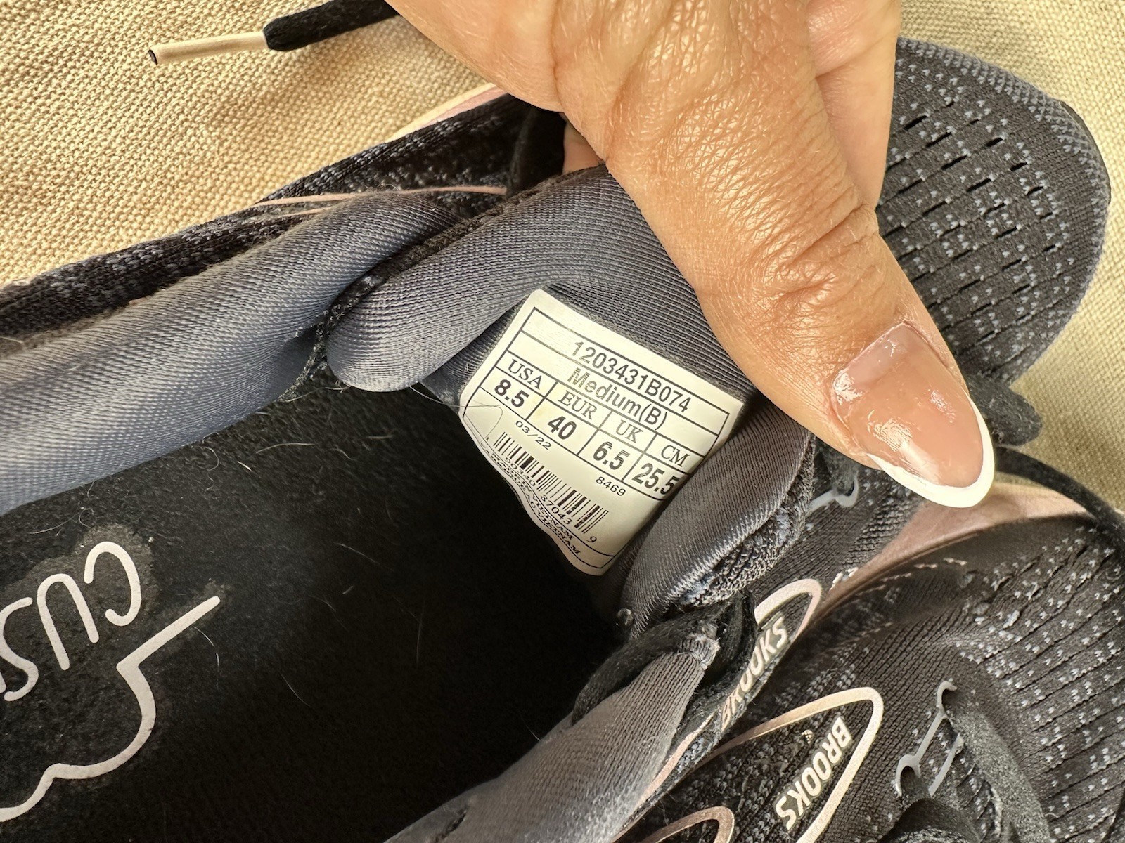 Brooks Glycerin GTS 19 Women’s Running Shoes Black/Pink, Size 8.5