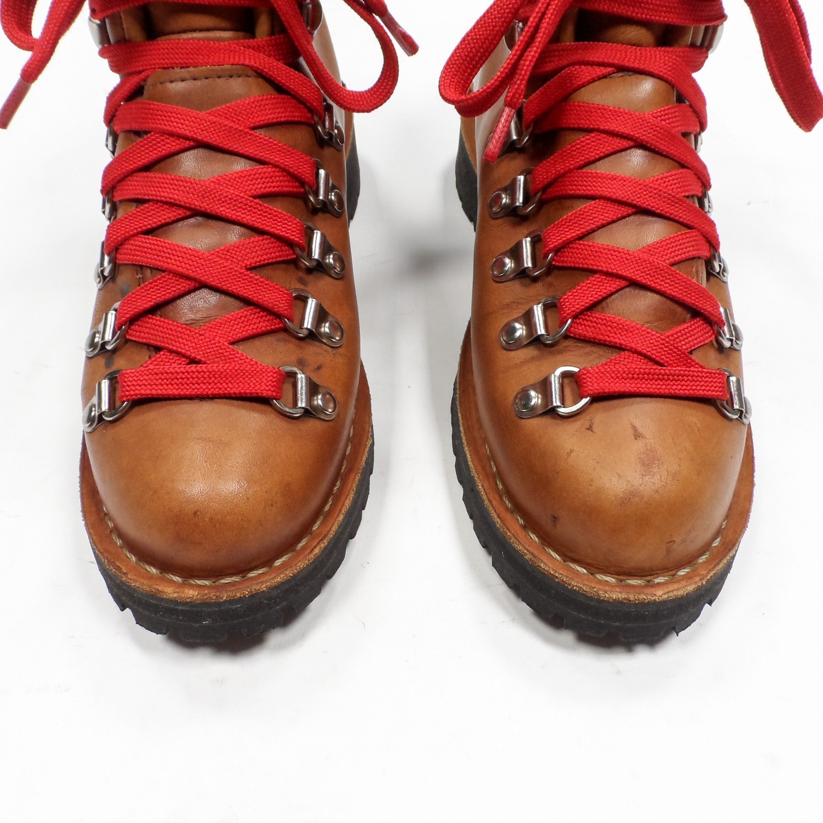 Danner ‘Mountain Light Cascade’ Brown Lug Sole Hiking Ankle Boots – Women’s 7 M