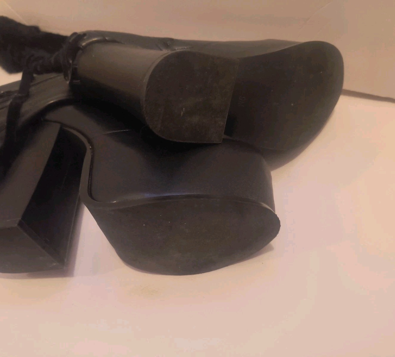 Dolls Kill Sugar Thrillz Sweetest Wishes Black Platform Fur Boots Size 9 EUC