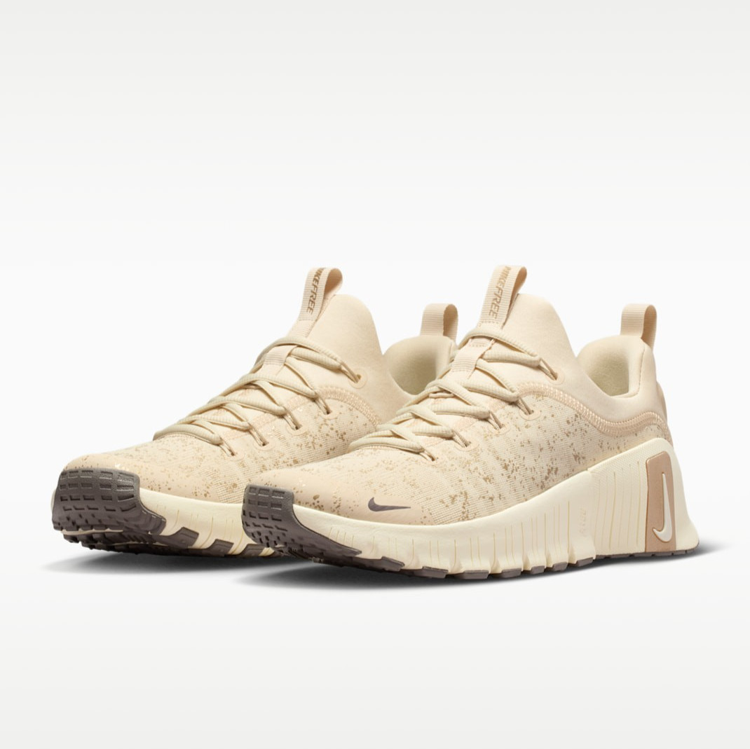 NIKE Women’s Free Metcon 6 SE IB6549-200 Light Khaki Coconut Milk