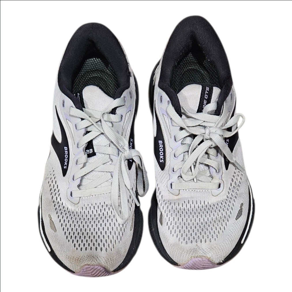 Brooks Adrenaline GTS 23 Womens Running Shoes Grey Lavender Stability Sneakers