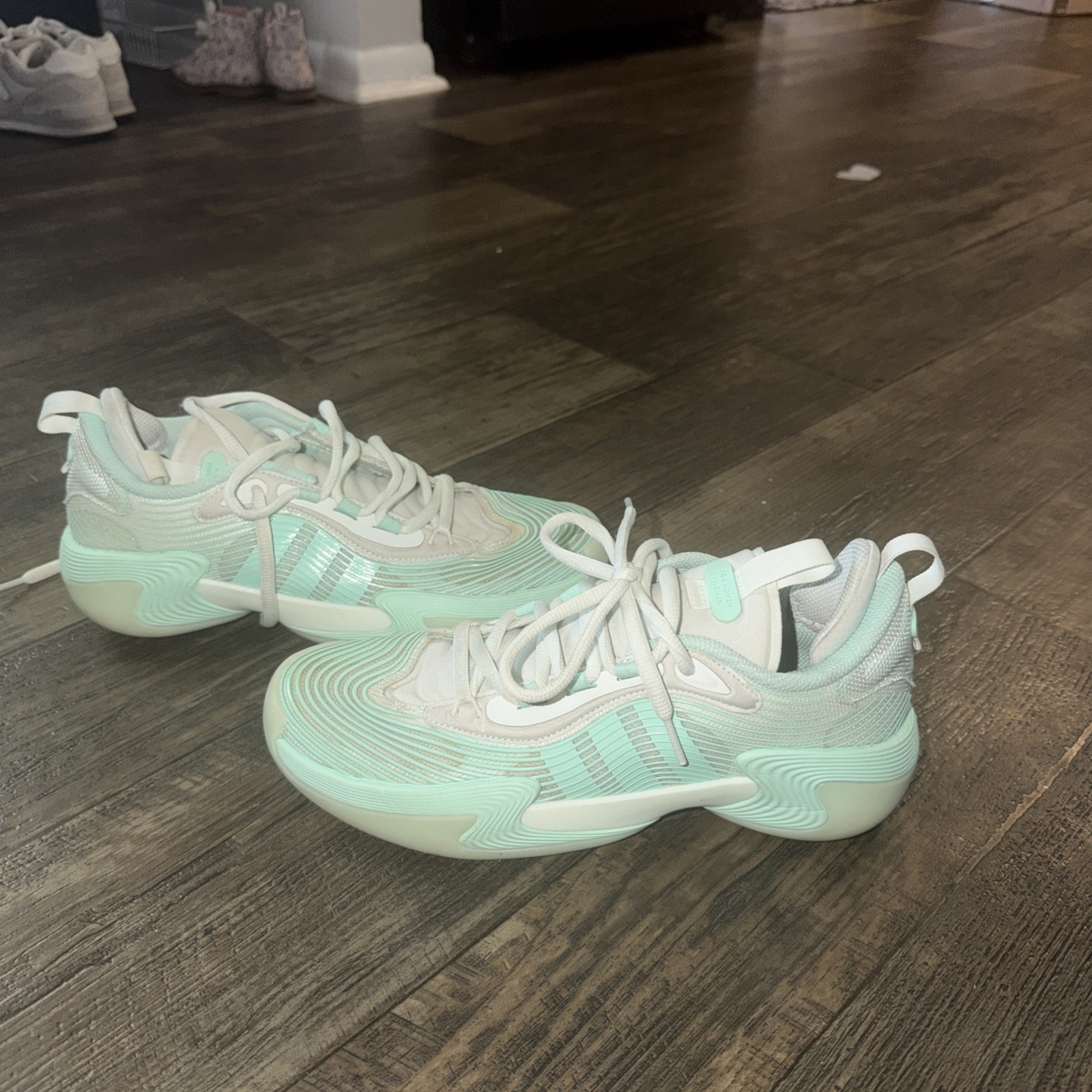 Adidas Exhibit Select 2.0 Pro Women’s Size 8.5