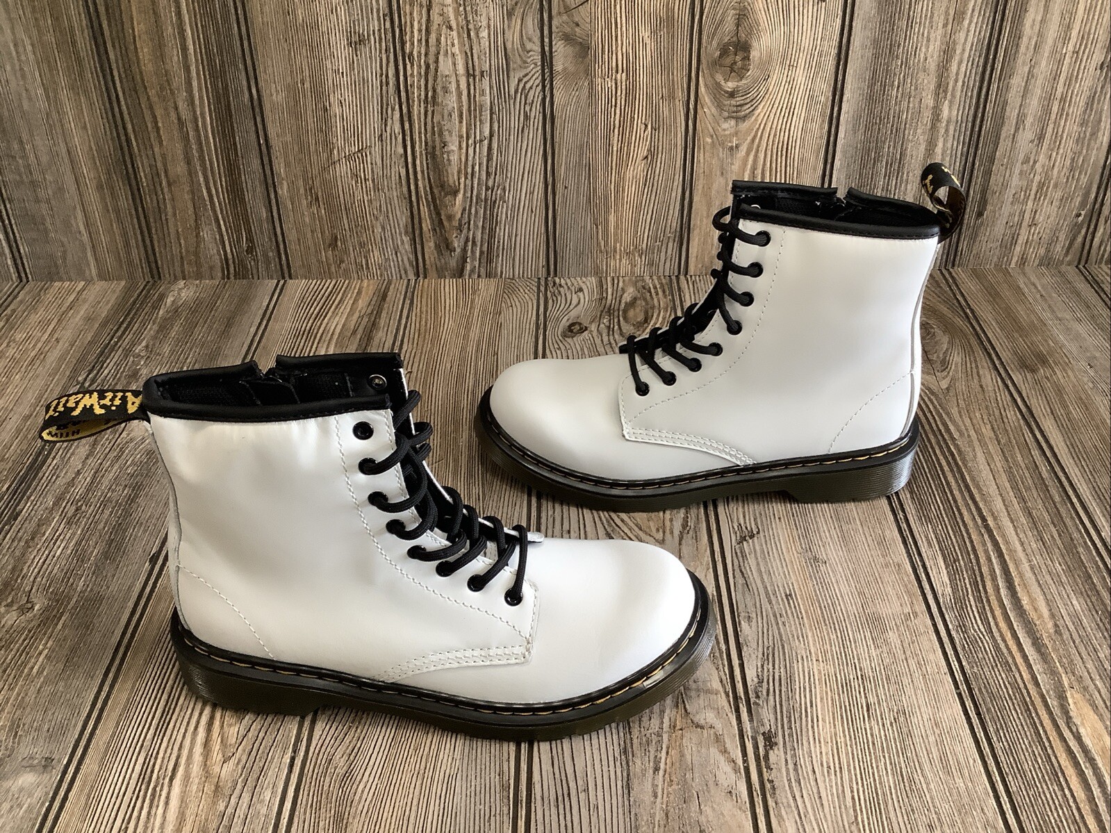 Doc Dr Martens 1460 Women’s Size 5 Smooth Leather Lace Up Combat Boots White