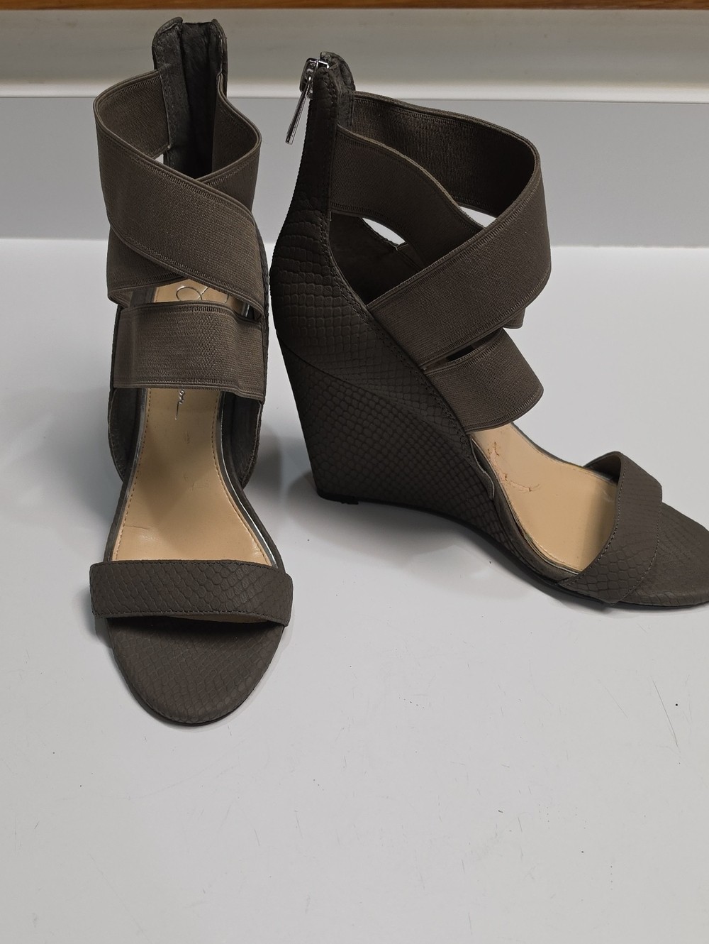 Jessica Simpson Maddalo Elastic Strappy Wedge Open-Toe Sandals-Taupe – Size 8.5