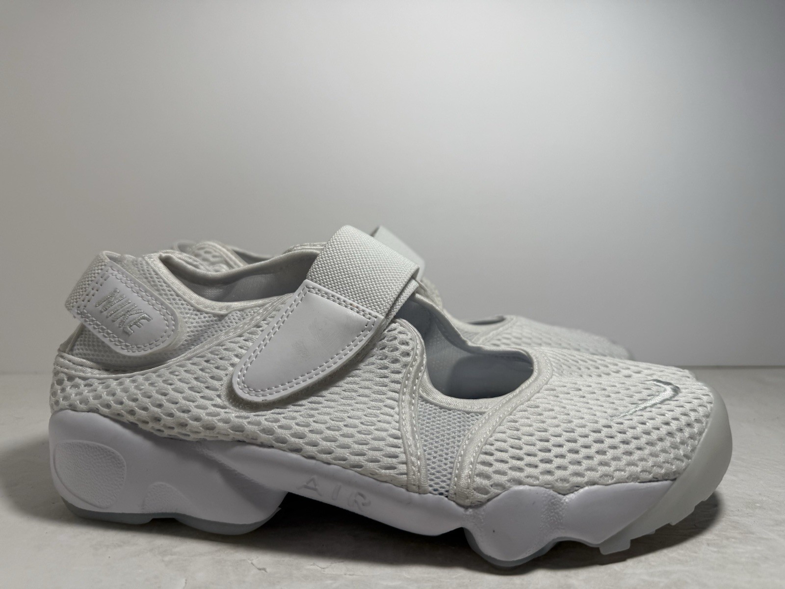 Nike Air Rift Breathe Triple White 848386-100 Women’s Size 10 US Shoes