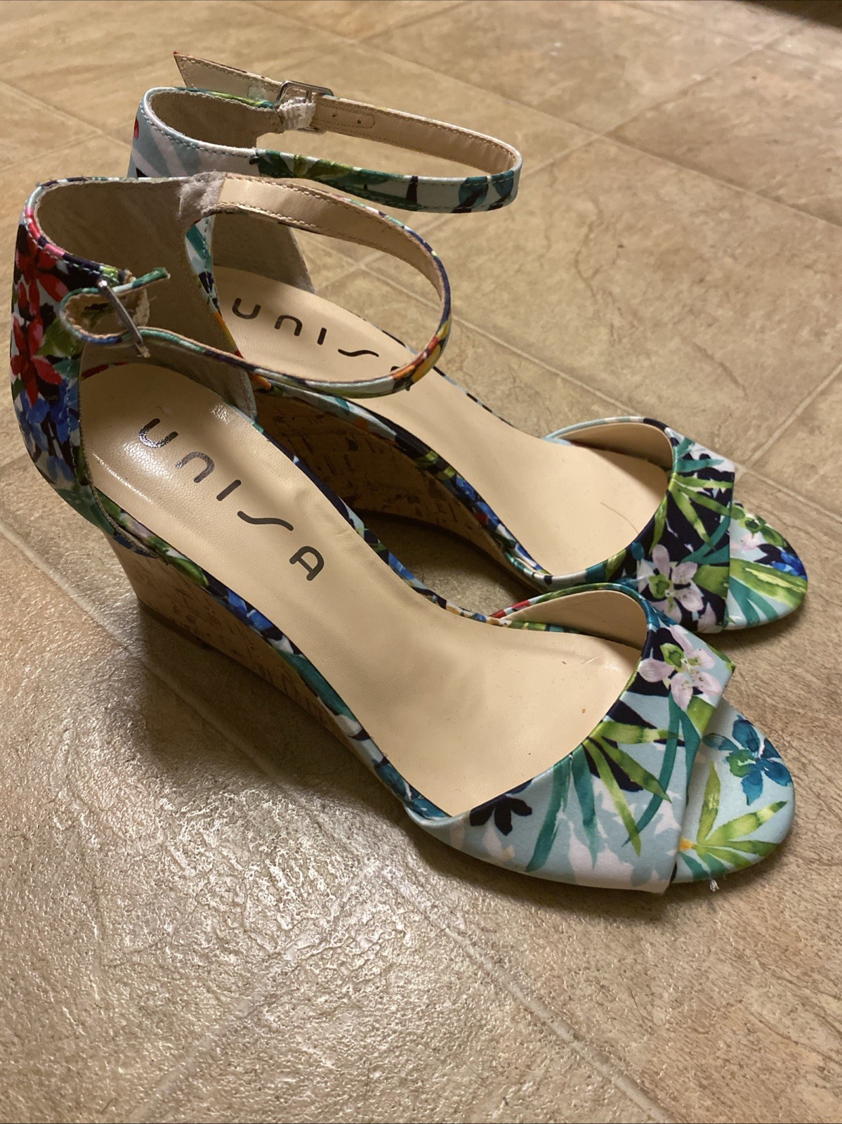 NEW Unisa Wedge Sandals Women (size 9M)