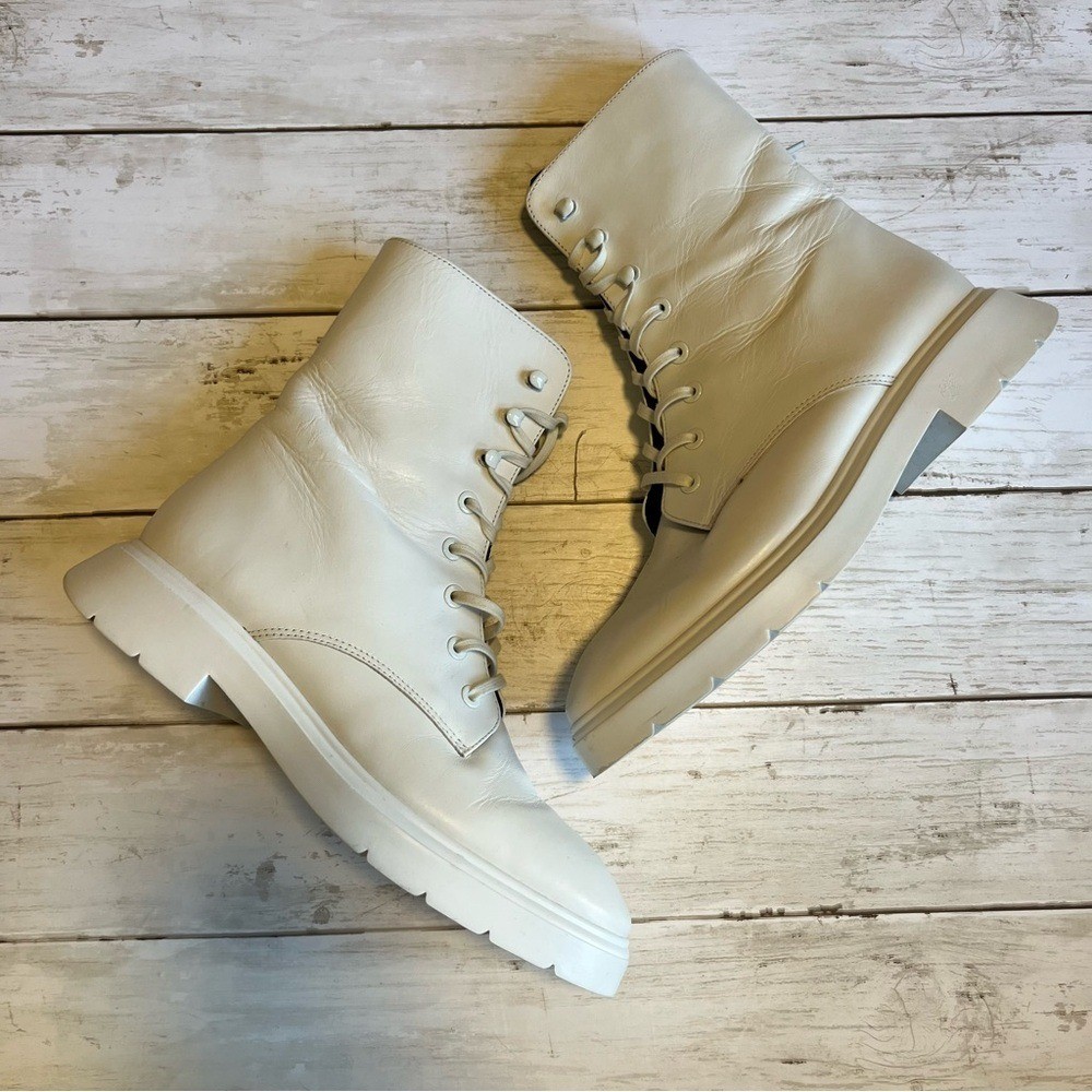 Stuart Weitzman Mckenzee White Leather Combat Boots White Size 6