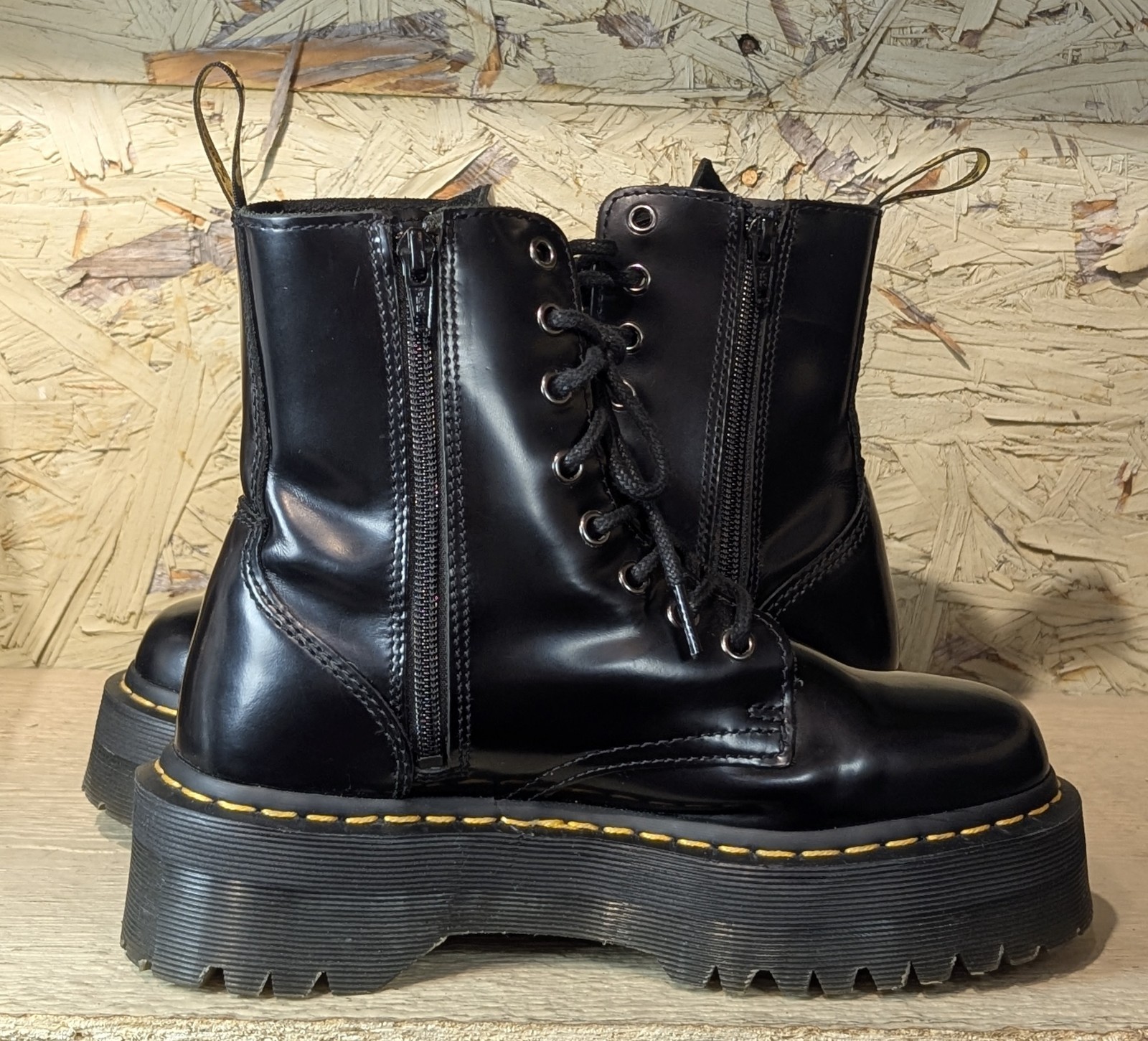 Dr Martens Womens Smooth Leather Chunky Platform Goth Grunge Combat Boots US 7