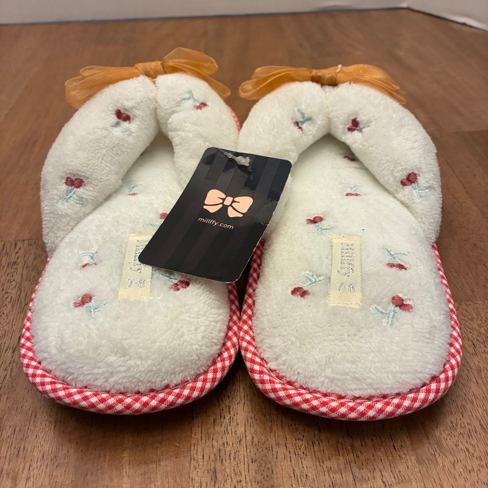 Millffy Cherry Blossom White Embroidered Bow Thong Slippers Women Size 7/8 NWT