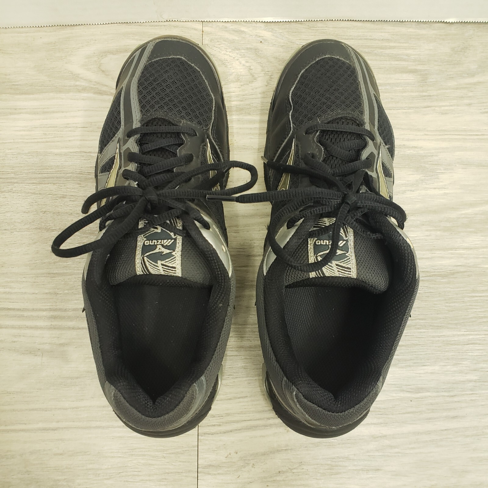 Mizuno Wave Bolt 6 Black Athletic Running Shoes Sneakers Size 9 Women Volleyball