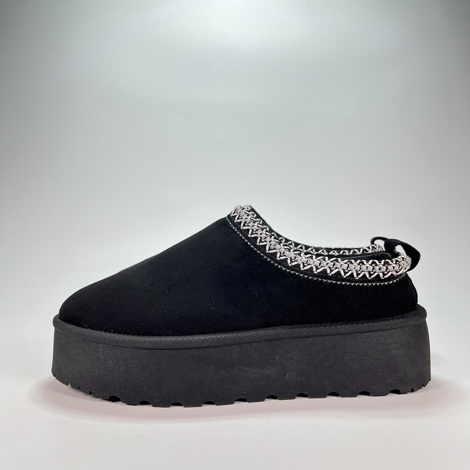 Mudd Stormy Black White Faux Suede Platform Comfort Slip On Slipper Womens Sz 10