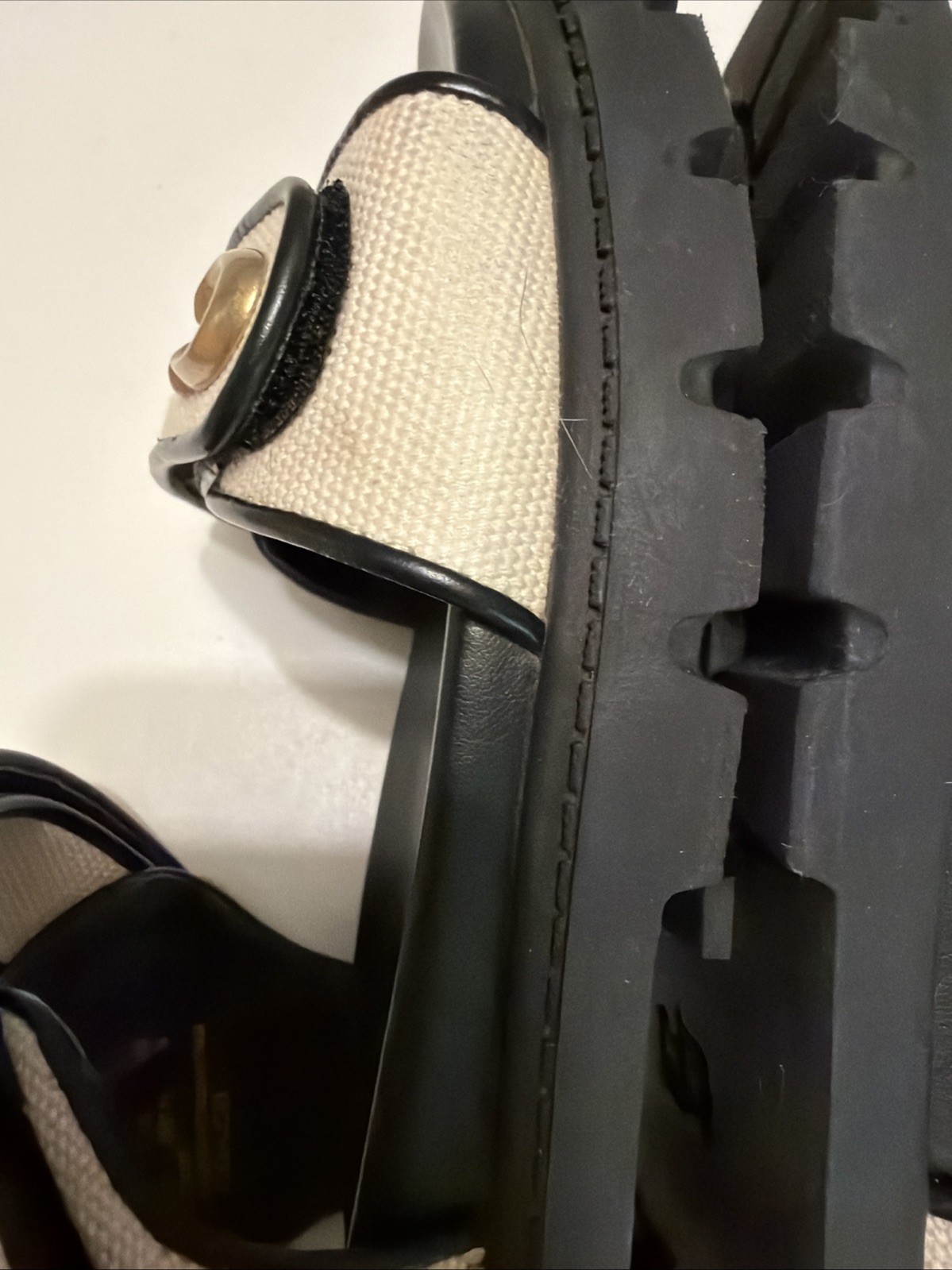Coach Brynn Sandal Chalk/black Size 8.5 CEF36 *see Callout