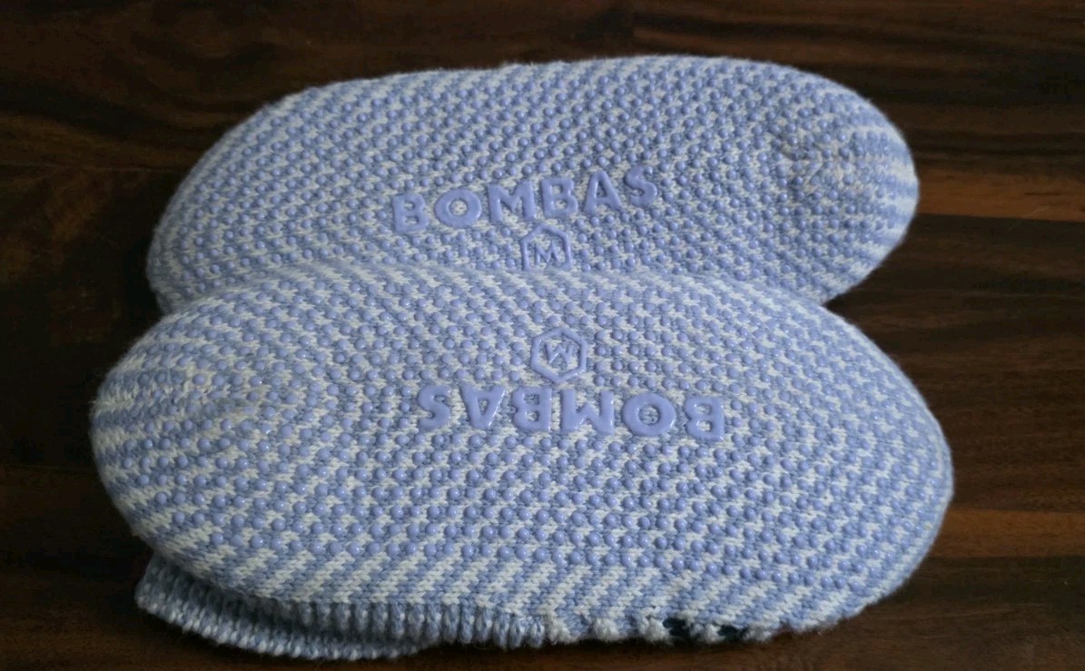 Bombas Gripper Slippers Baby Blue Chevron Pattern Size Medium Women’s