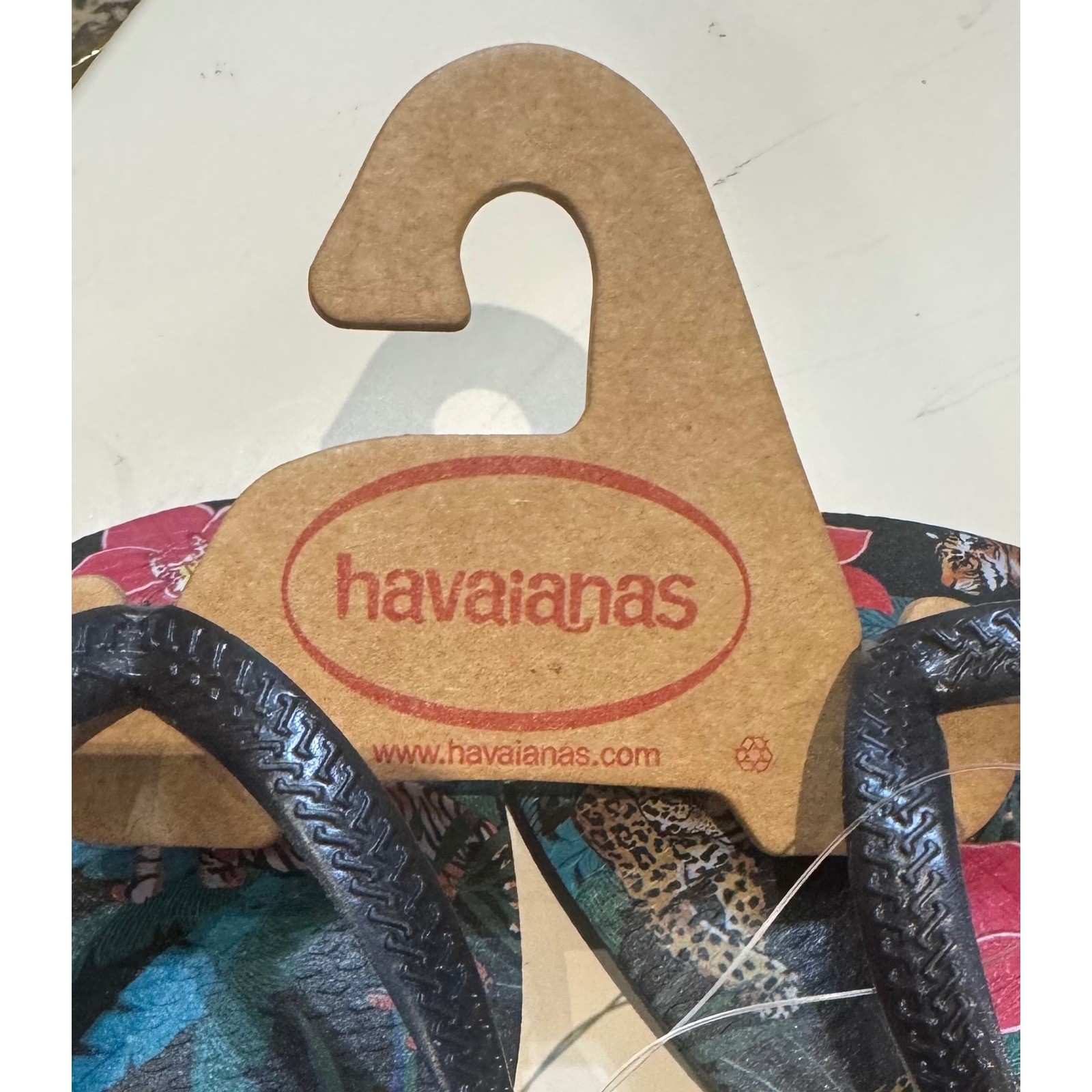 NWT Havaianas Slim Tropical Flip Flops Casual Beach jungle print USA 6