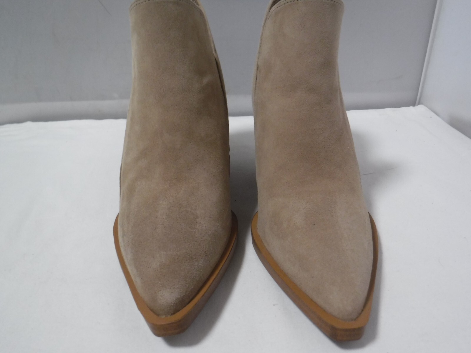 PM3 Women’s VINCE CAMUTO Gradina Brazil Pointed Toe Chunky Wood Heel Bootie 6.5