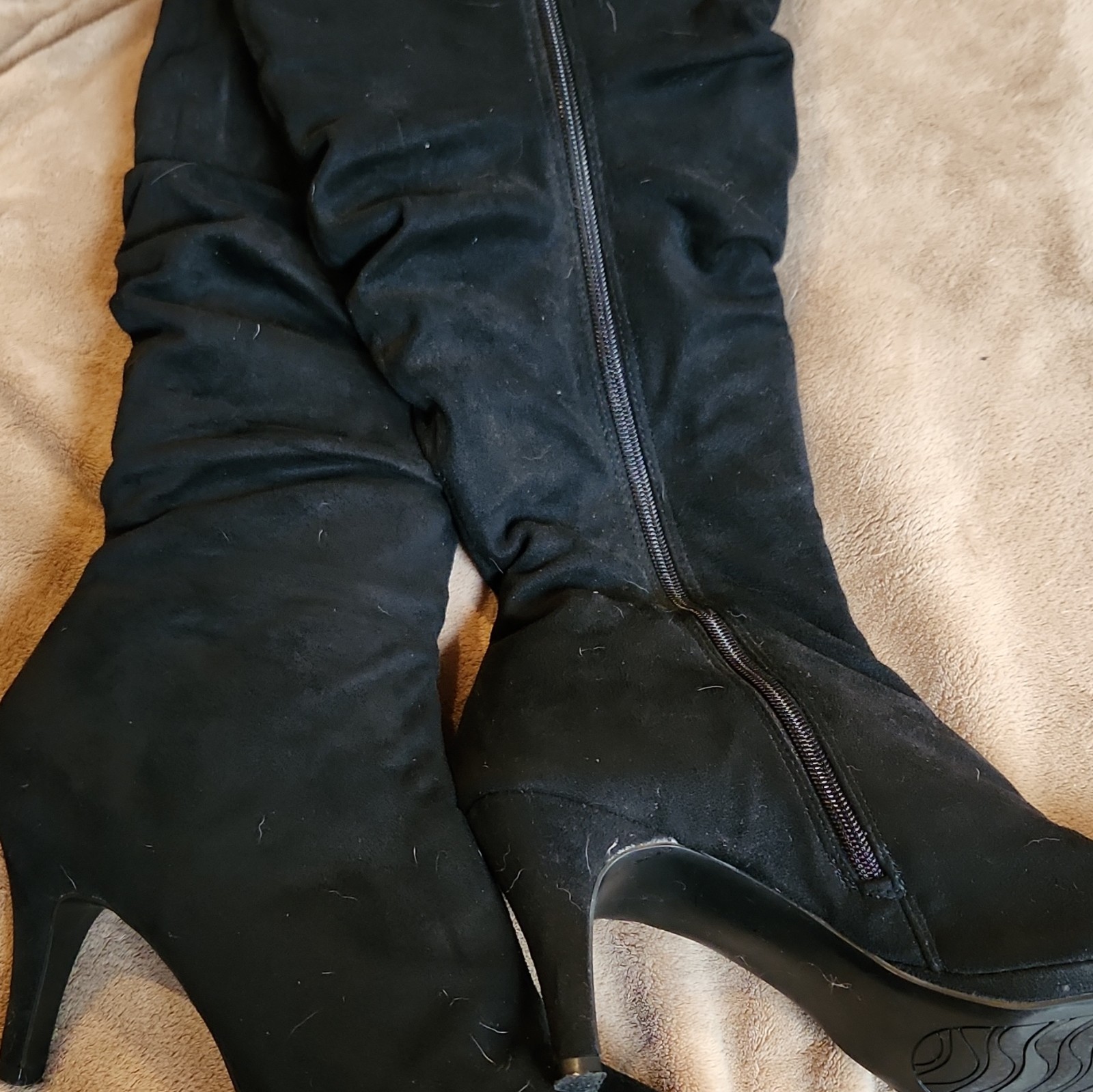 Women’s Black Knee-High Pointed Toe Zip Stiletto Boots, Synthetic Upper 9.5