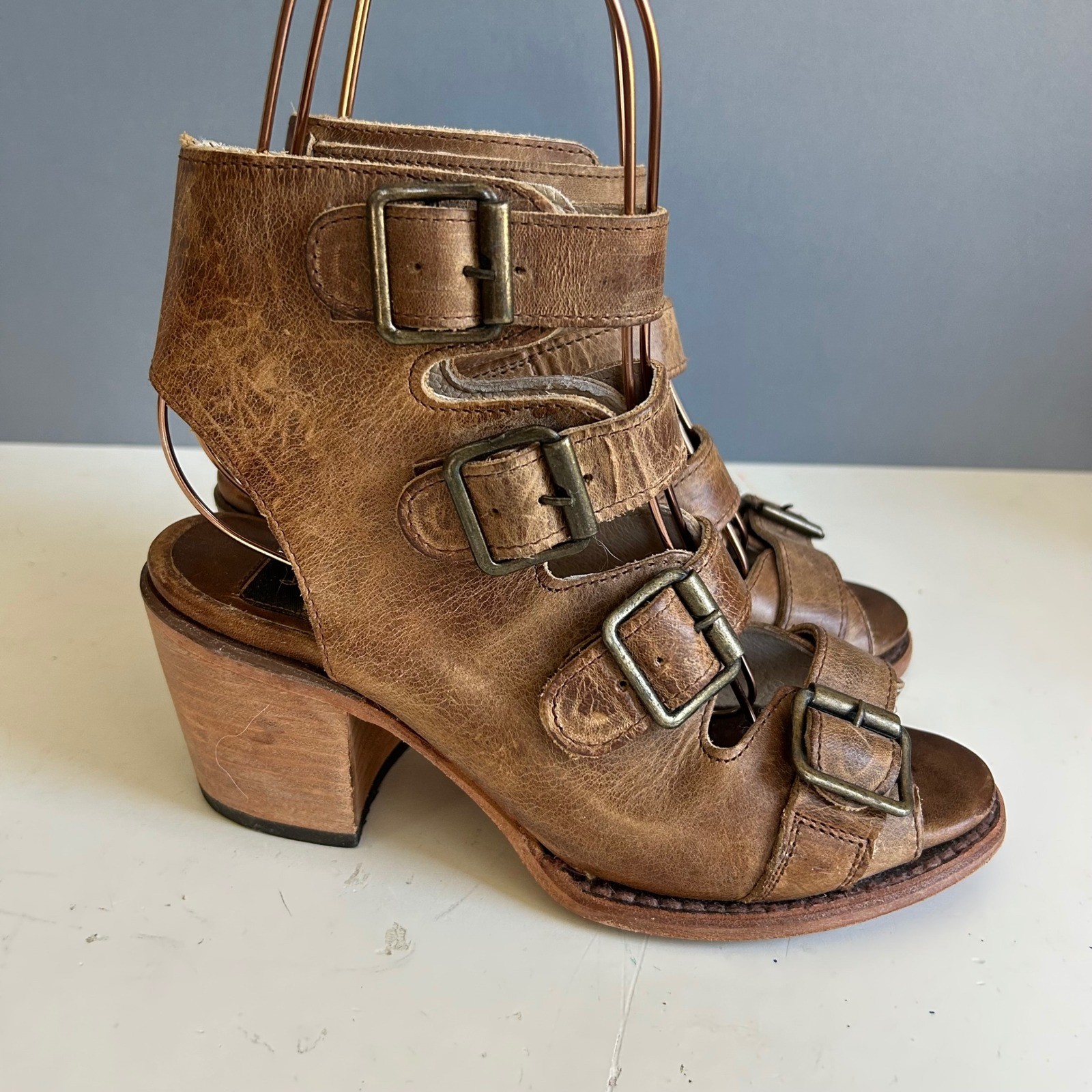 Freebird by Steven Quail Heels Sandal 6 Tan Gladiator Buckle Strappy Western