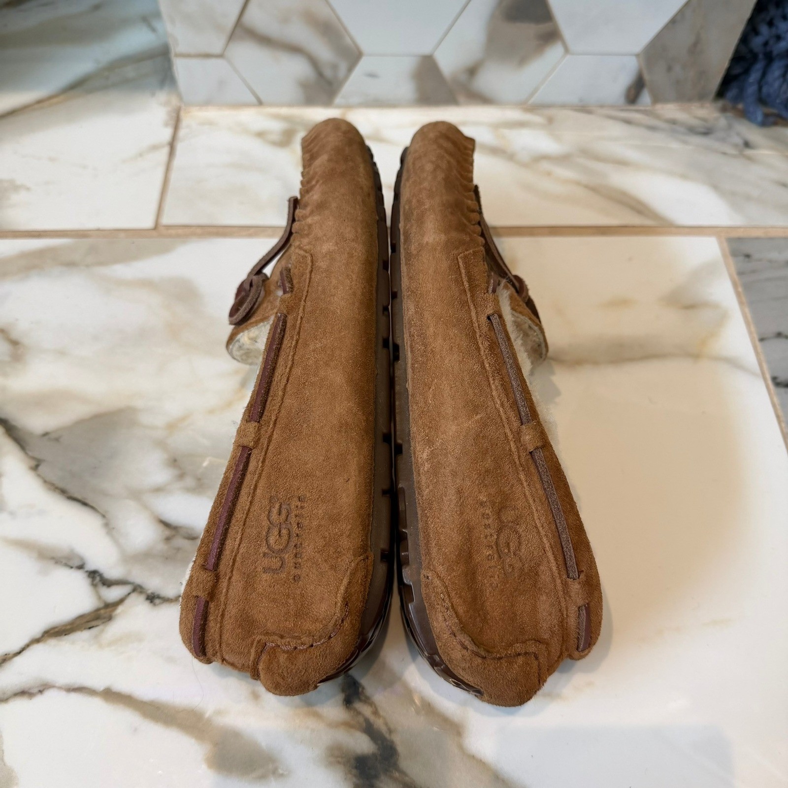 UGG Australia Dakota Chestnut Suede Sheepskin Moccasin Slippers Womens 8 5612