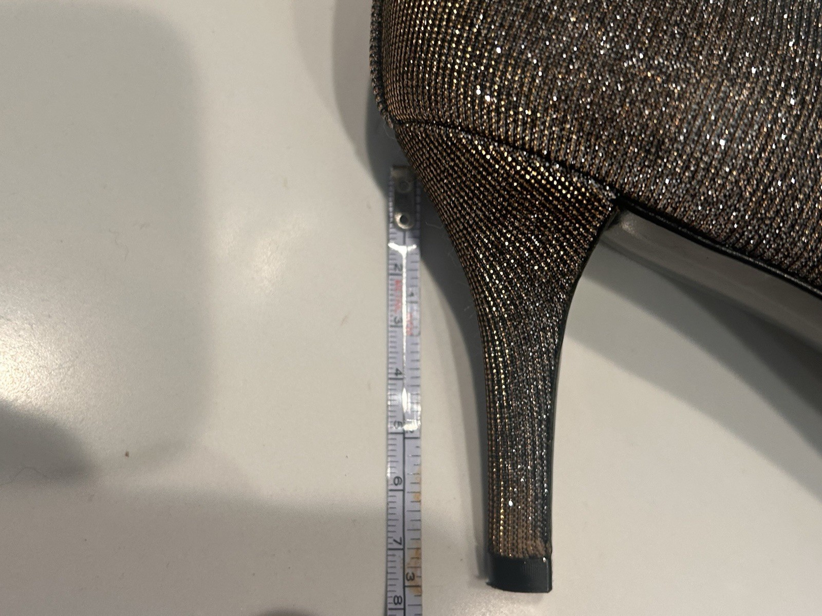 Stuart Weitzman «Bowover» peep-toe pump in a bronze/pewter glitter finish 8