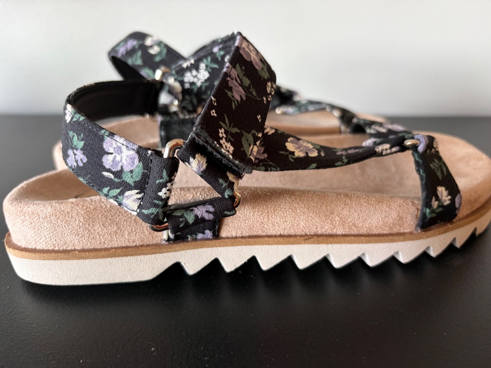 New Corkys Give It A Go Nellie Adjustable Sandals, Black Floral 9