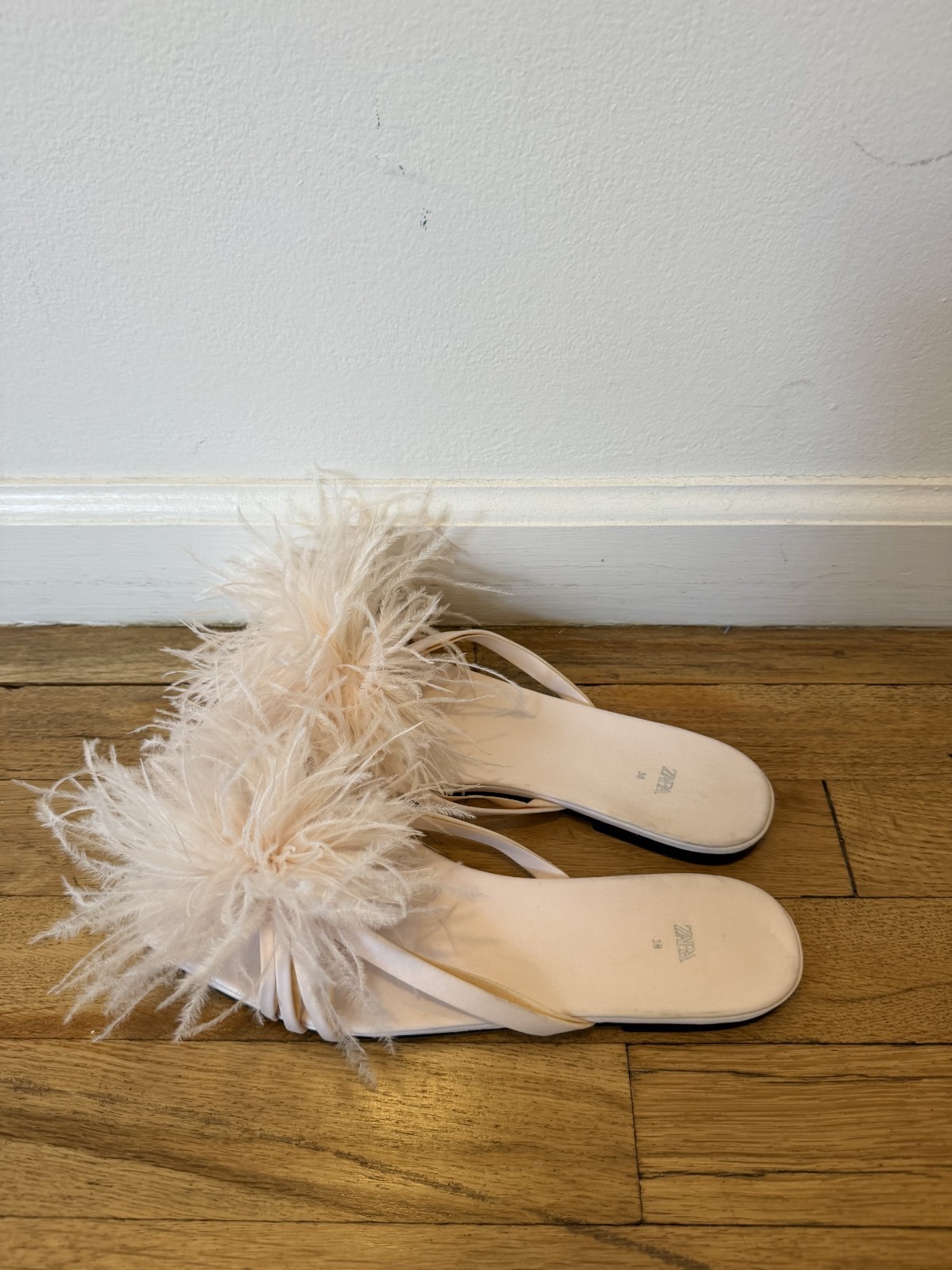 Zara Blush Pink Feather Strap Flat Sandals Women’s 38 (US 8)
