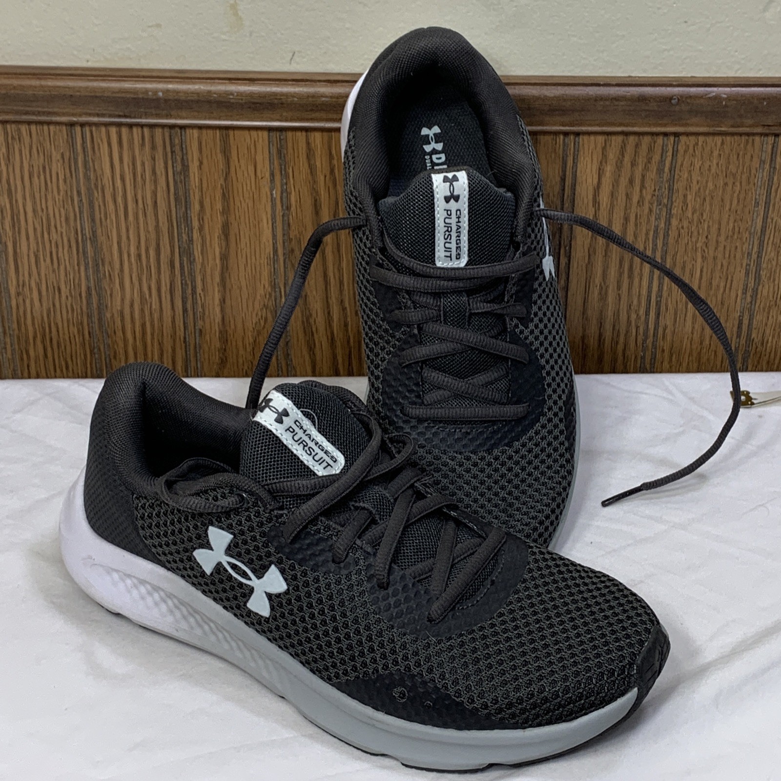Under Armour Women CHARGED ASSERT Grey Running Shoes Size 8.5 Deluxe Foam