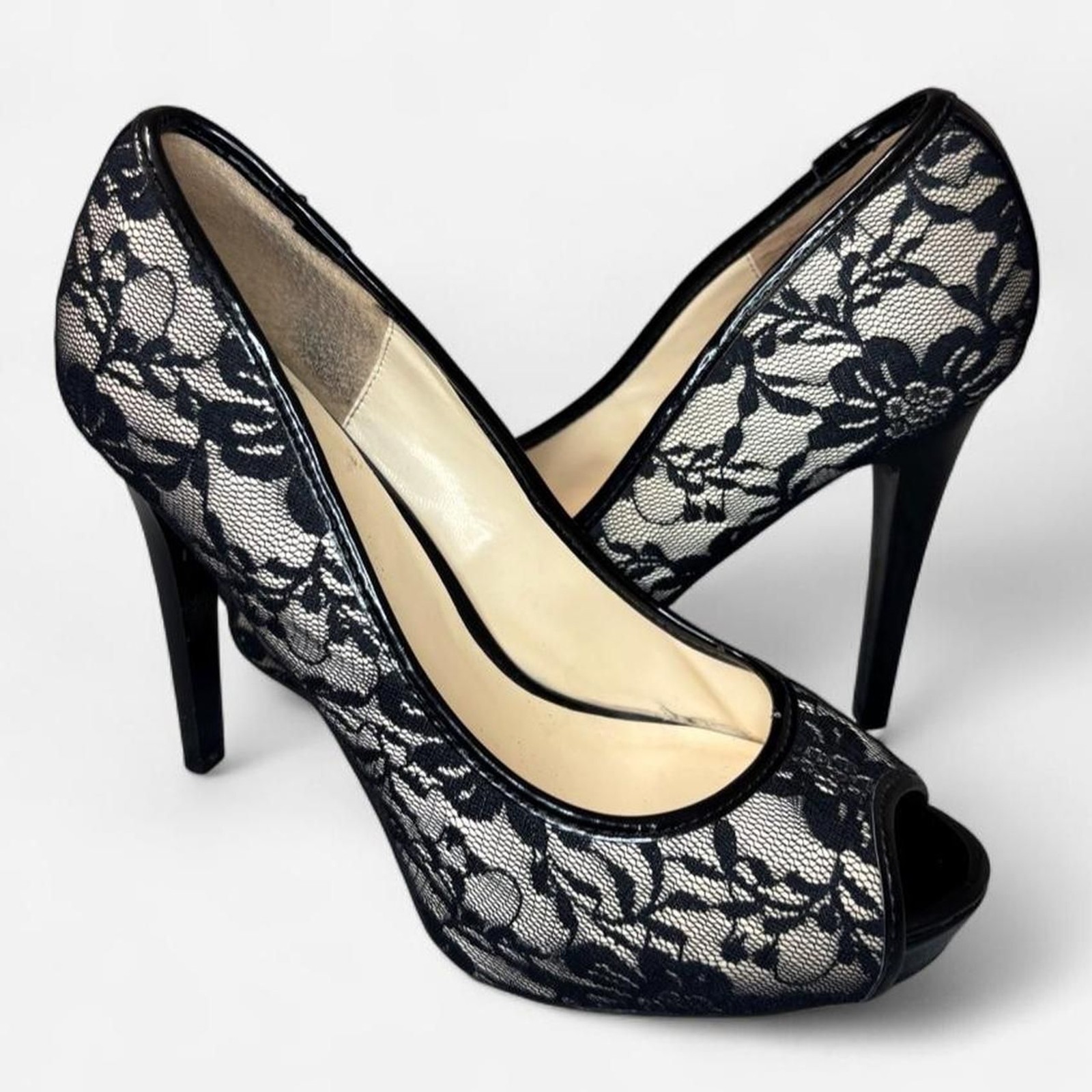 Guess Women’s Black and Blue Courts