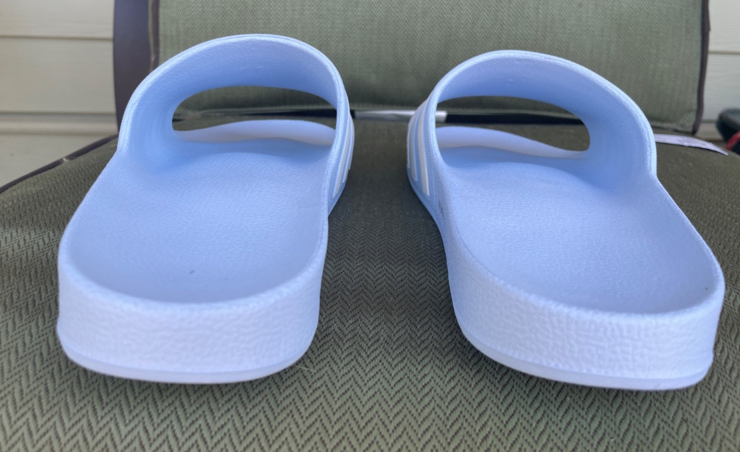 Adidas Women’s Size 8 Blue Adilette Slides 0r Pool/Shower Sandals IE8919 new