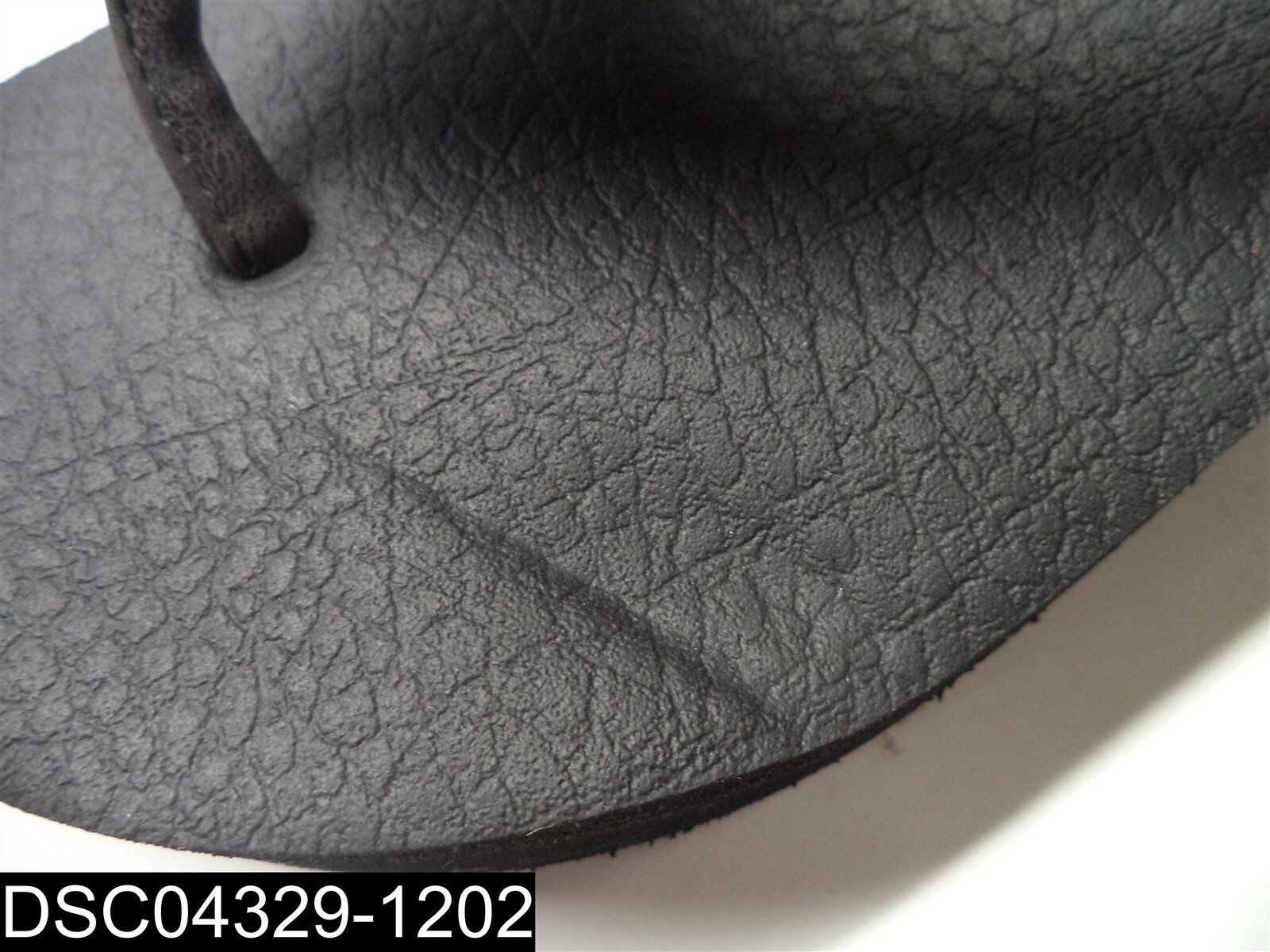 Size 7 Women’s Skechers Black & Silber Vinyasa Flip Flop Sandals 31601/BLK