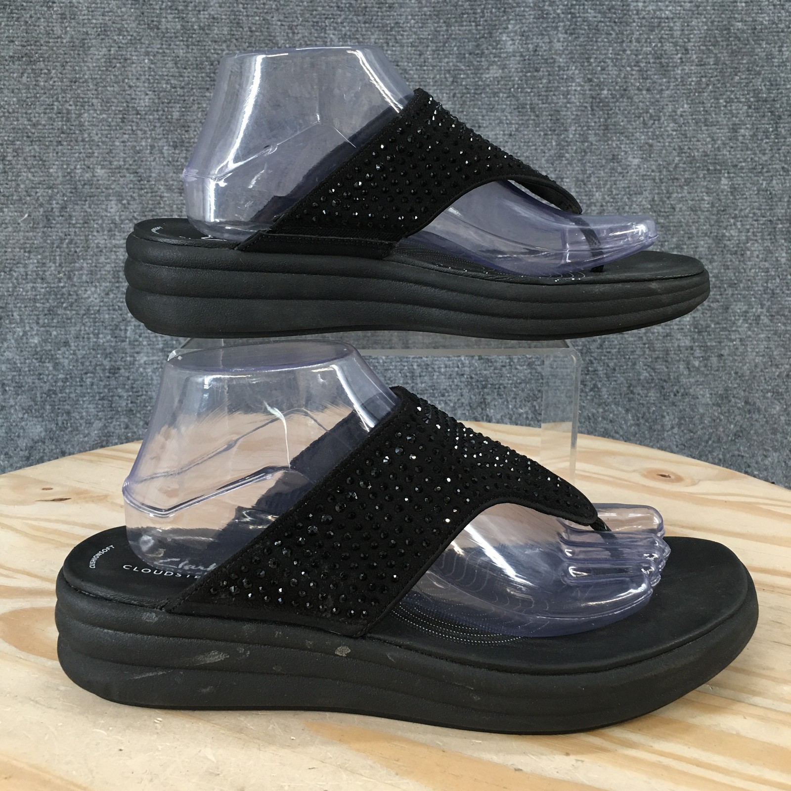 Clarks Sandals Womens 10 M Drift Jaunt Studded Slip On Thong Wedge Black Fabric