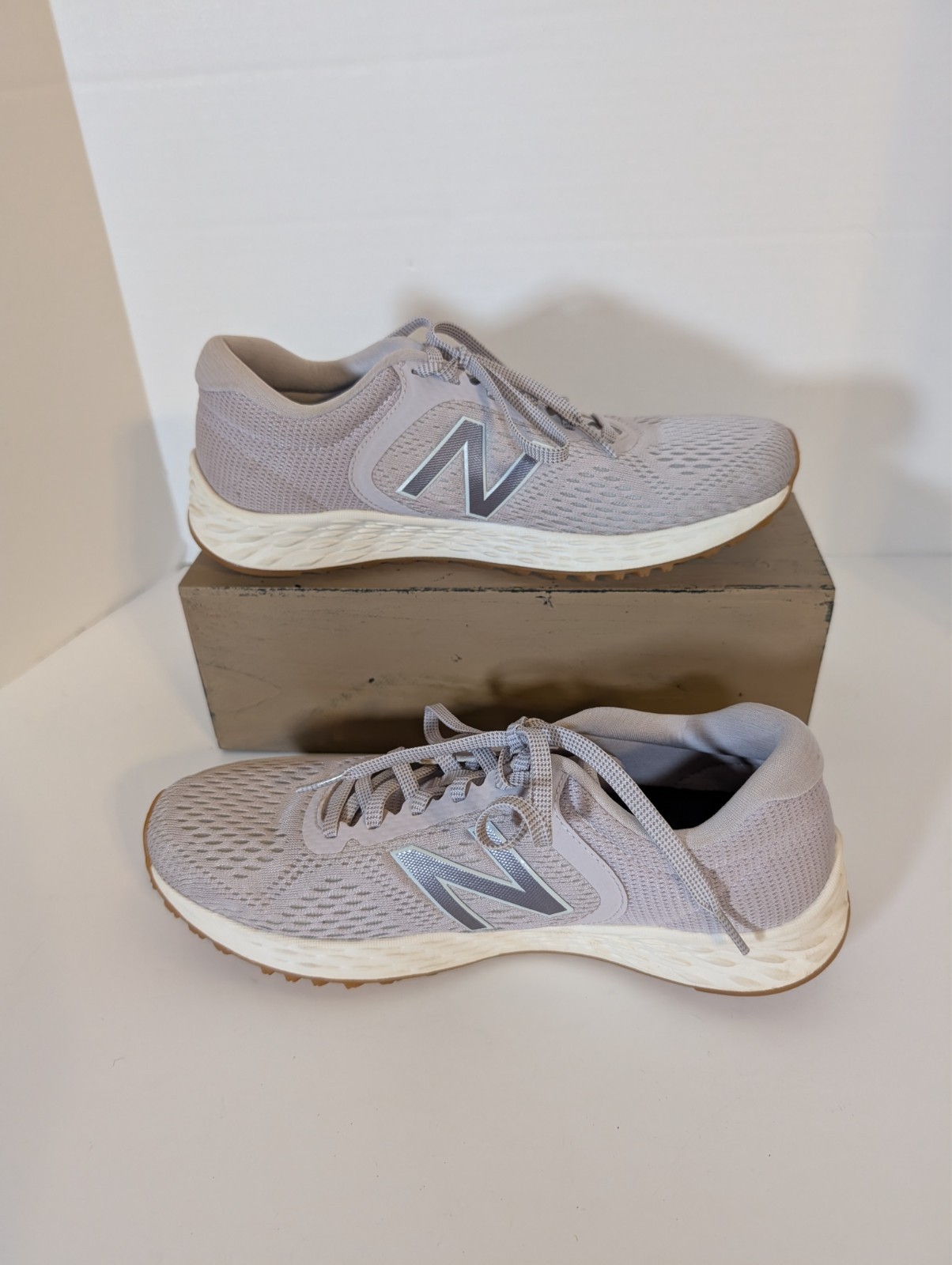 New Balance Grey Lavender Fresh Foam Arishi V2 Sneakers Size 9.5