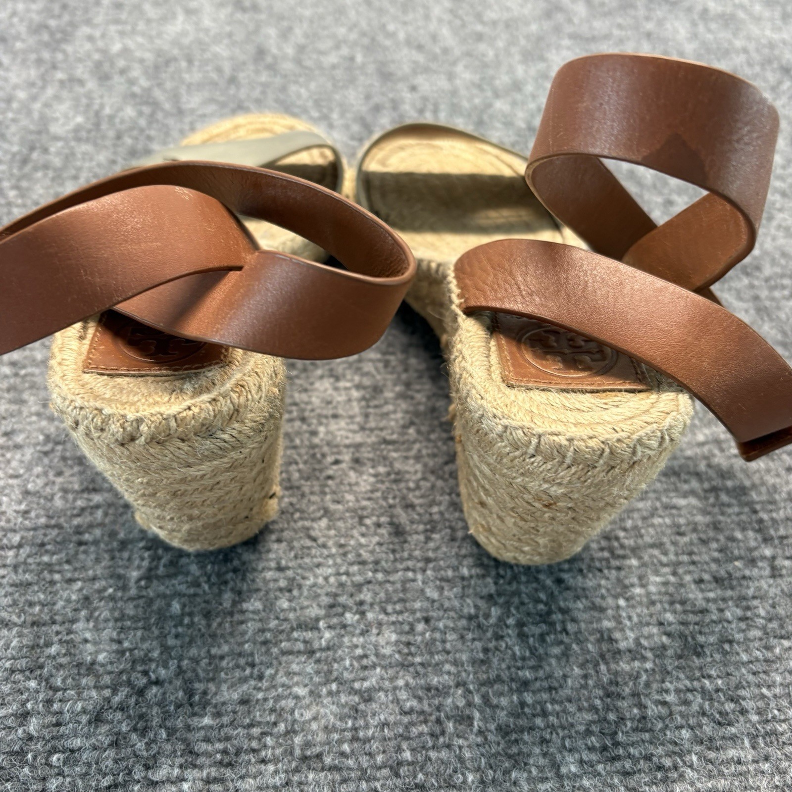 Women’s Tory Burch Real Leather Women’s Size 9 Beige and Brown Heels 0646