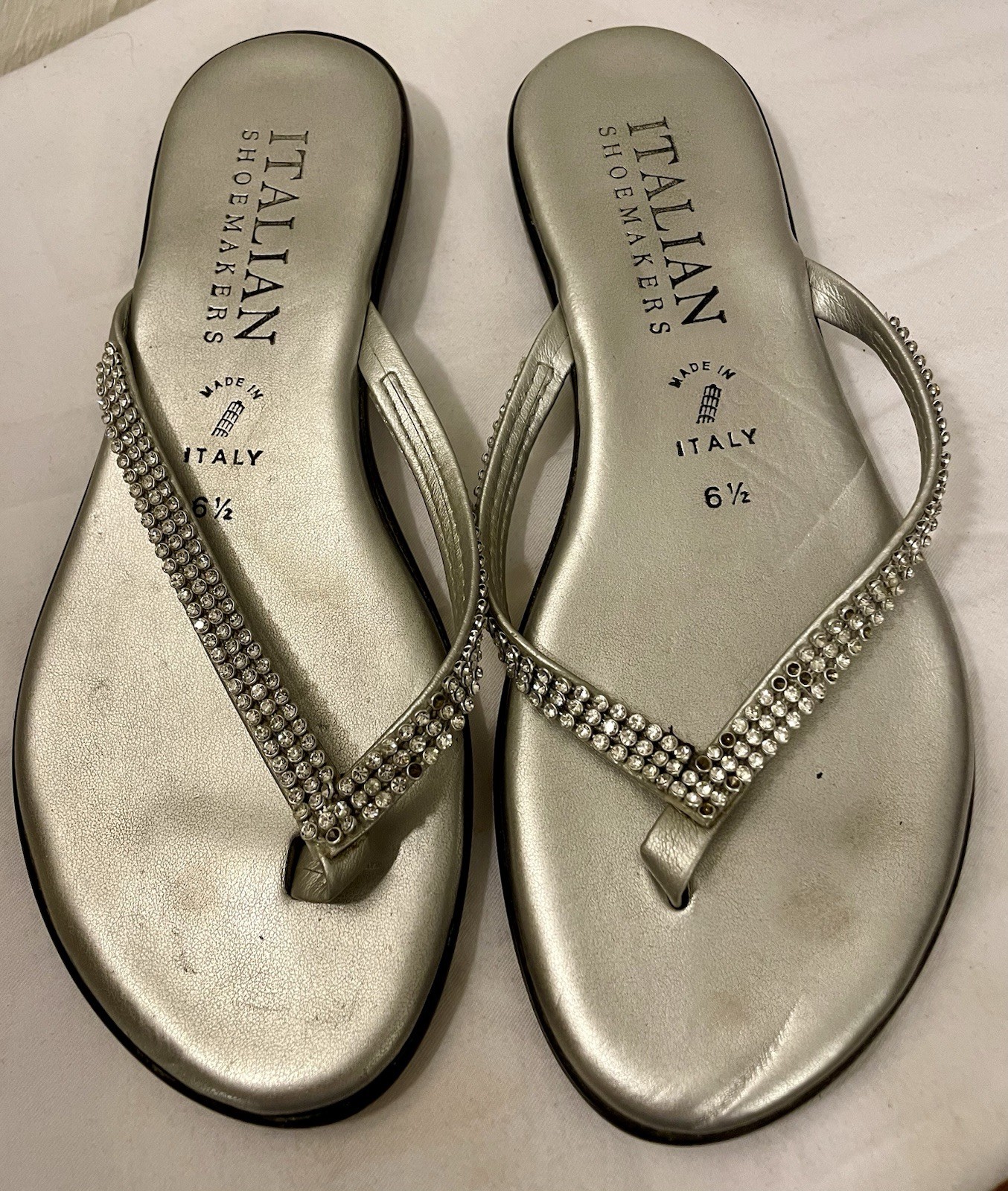 ITALIAN shoe Women’s Silver Rhinestone Beaded Thong Flip Flops Shoes Size 6.5.