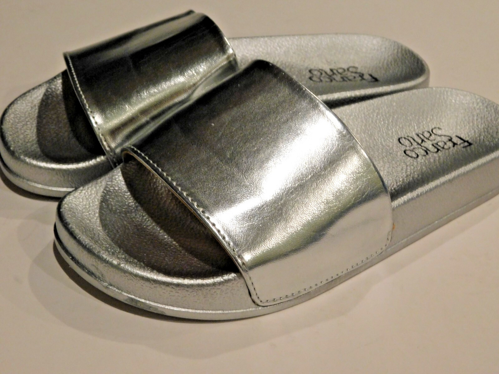 Franco Sarto Size 7 Metallic Silver Womens All Man Made Non Slip Slide