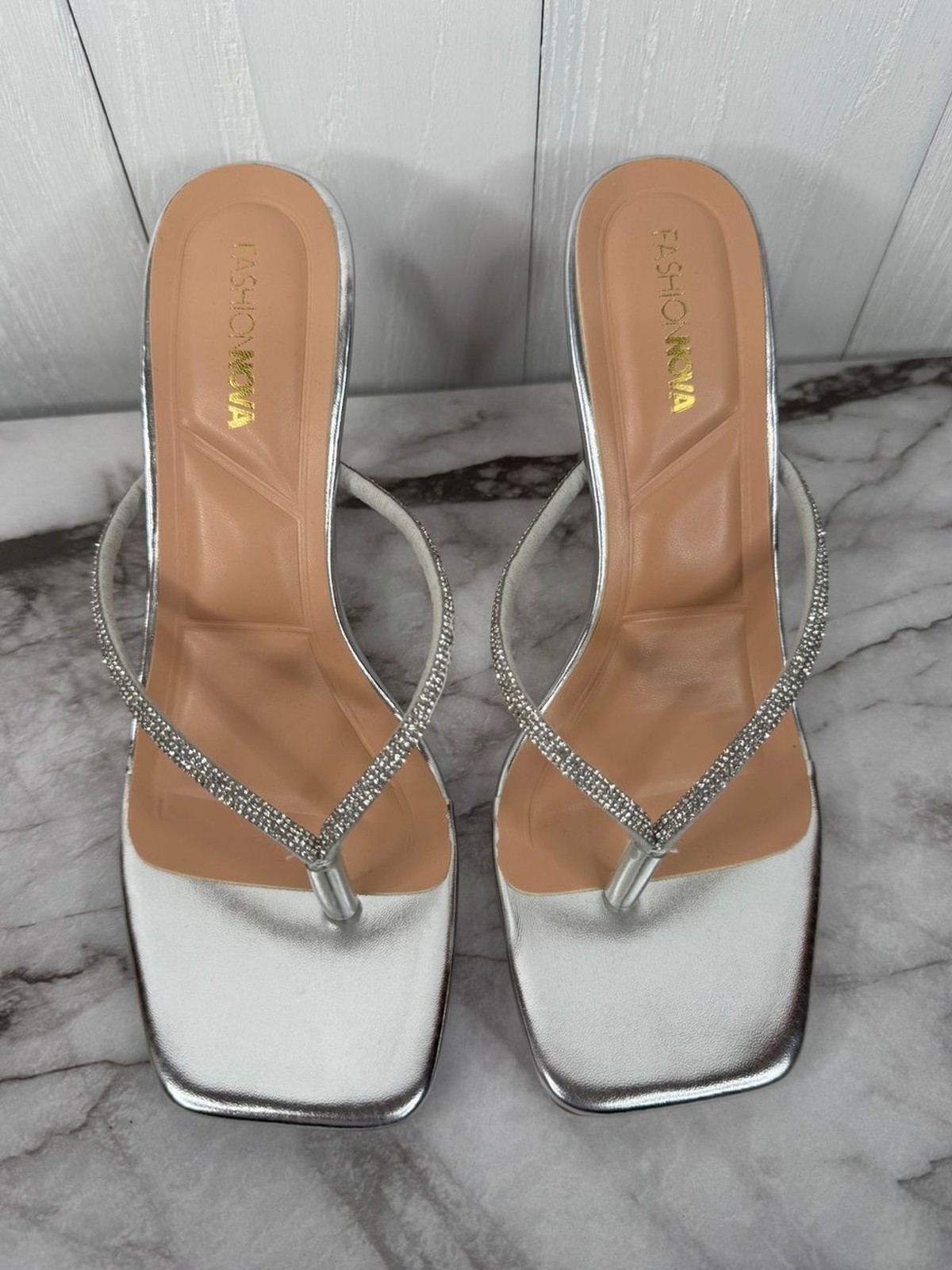 Fashion Nova Rossie Embellished Thong Sandal – Silver Size 8.5 NWOB
