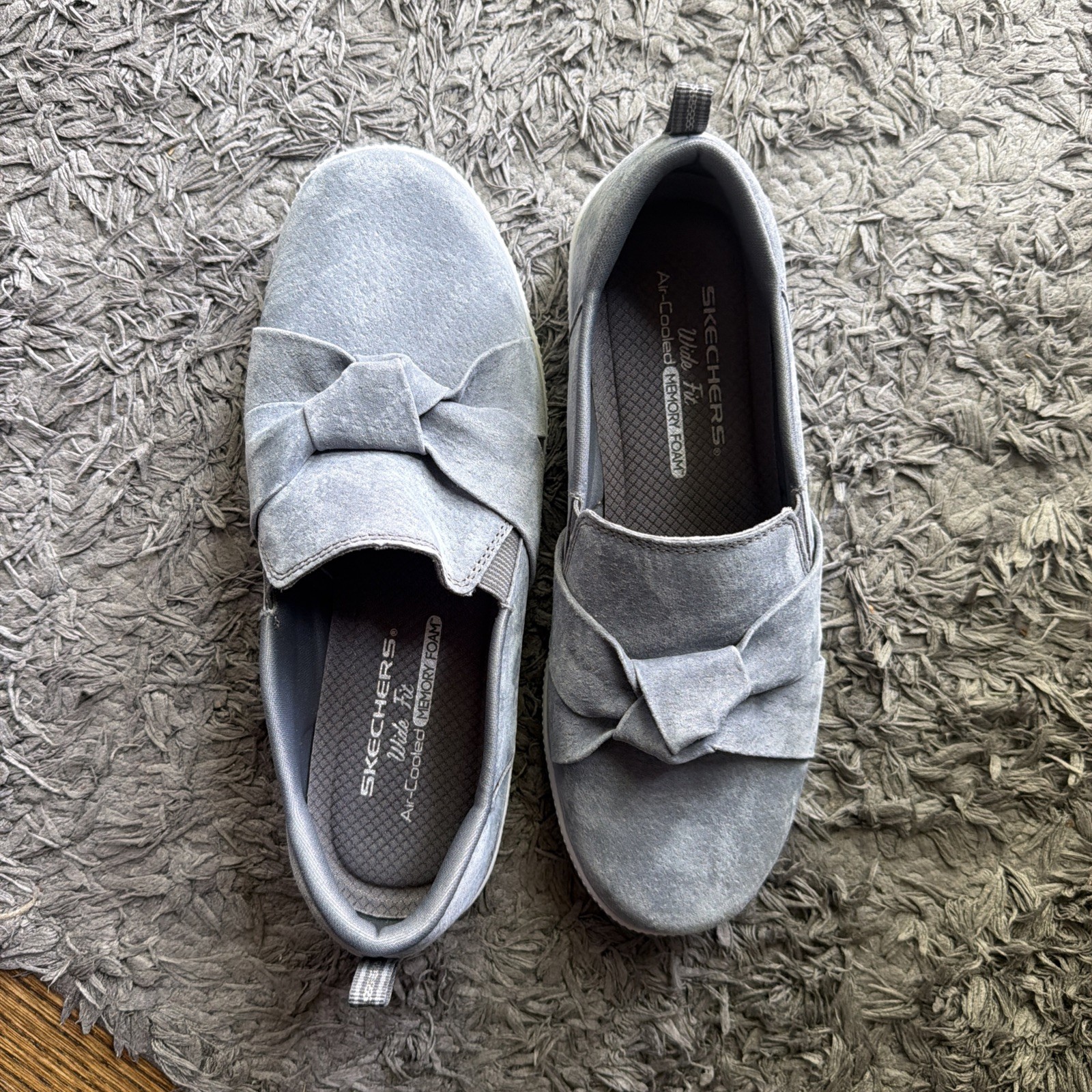 SKECHERS Commute Time Slip-On Air-Cooled Memory Foam Gray Women’s 8