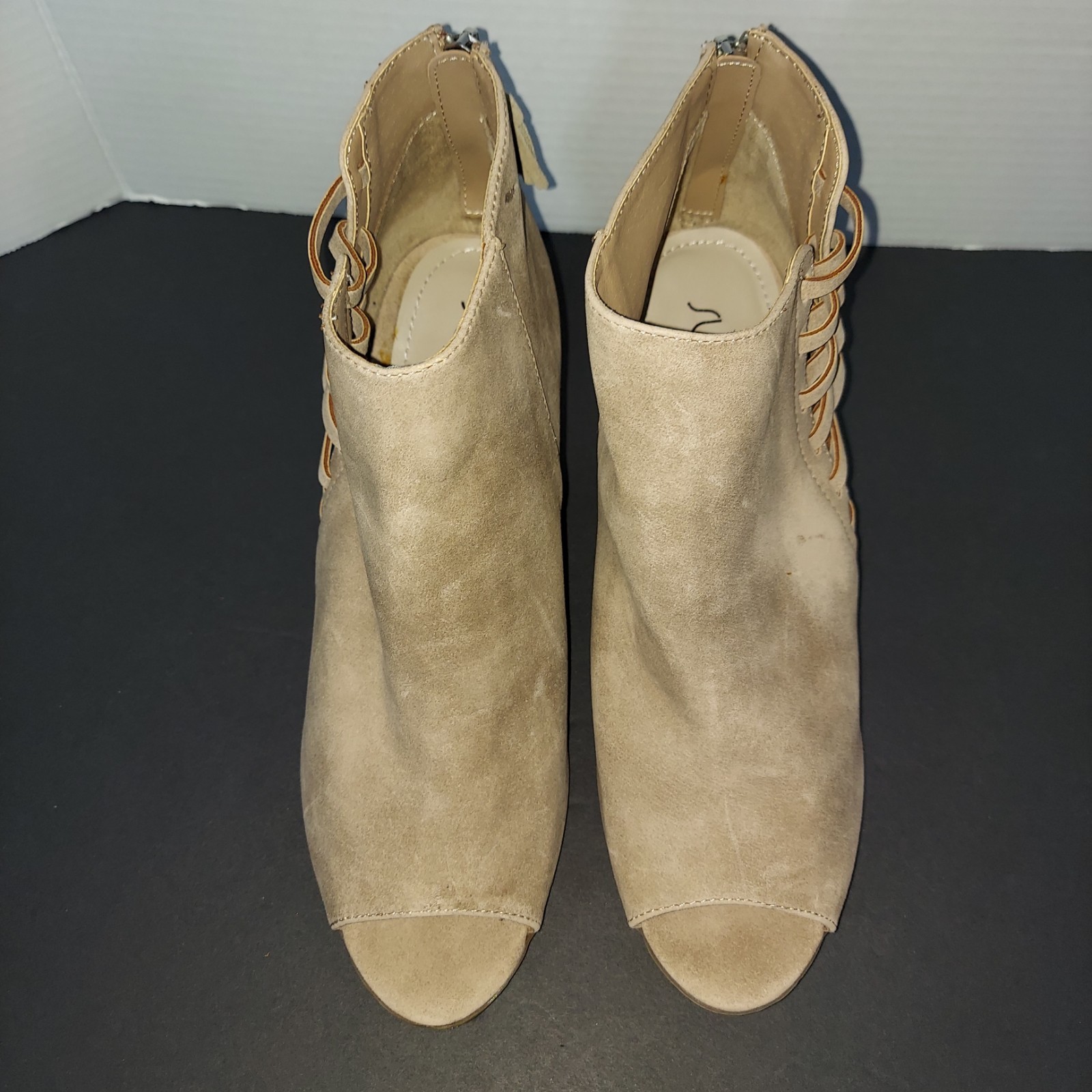 Sugar Violla Women’s Shoes Size 10 Boots Peekaboo Toe 3.25 Heel Tan Faux Suede