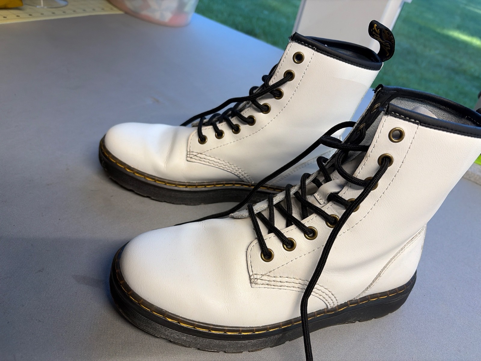 Dr DOC MARTENS Combat Boots,Womens Size 8, White Leather Lace-Up.