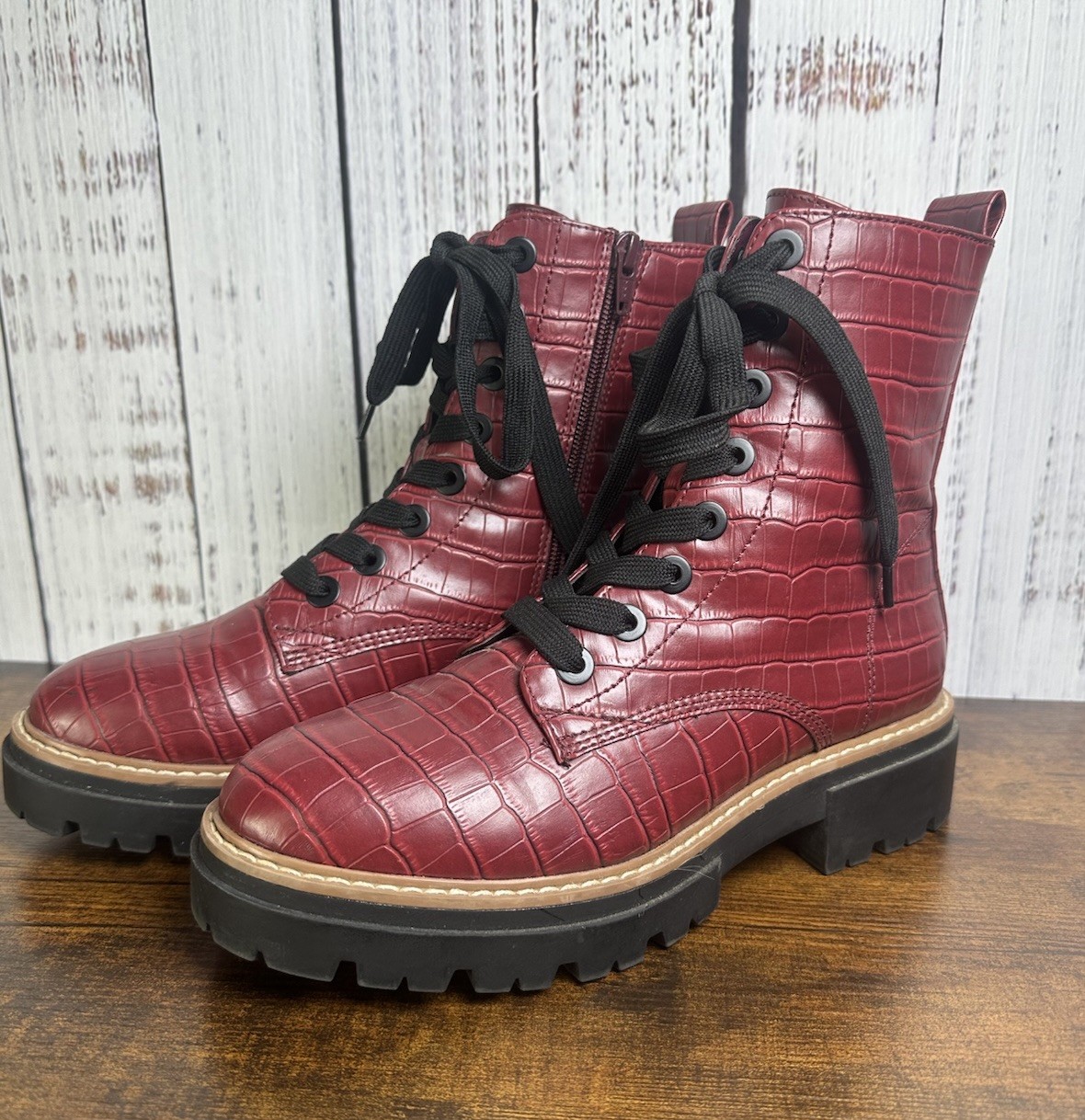 Sun + Stone Women’s Burgundy Lug Sole Combat Boots Size 8 Lace Up Zip Up Grunge
