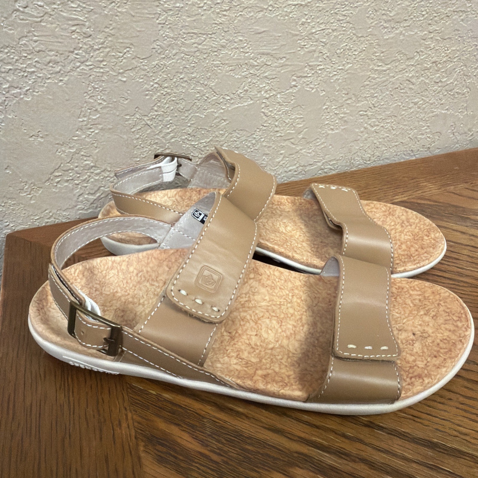 Spenco Women’s 7 ALEX BeigeLeather Singback Strappy Sandals Comfort EUC