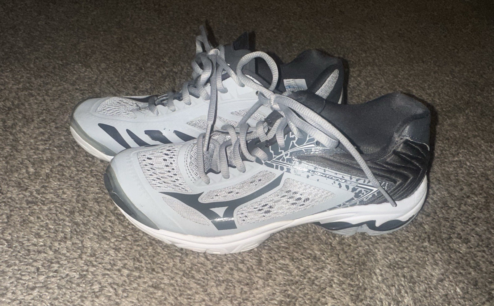 Mizuno Wave Lightning Z5 Volleyball Court Shoes Size US 8