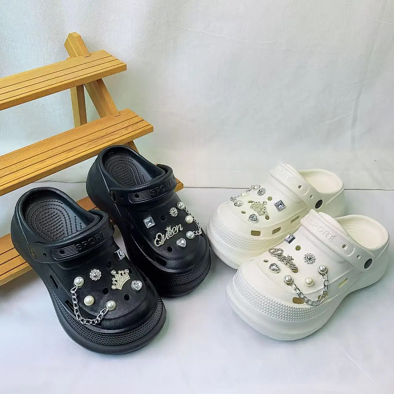 Style Women’s Clogs for Outdoor Wear in Summer, Non-slip Silver Crown Thick