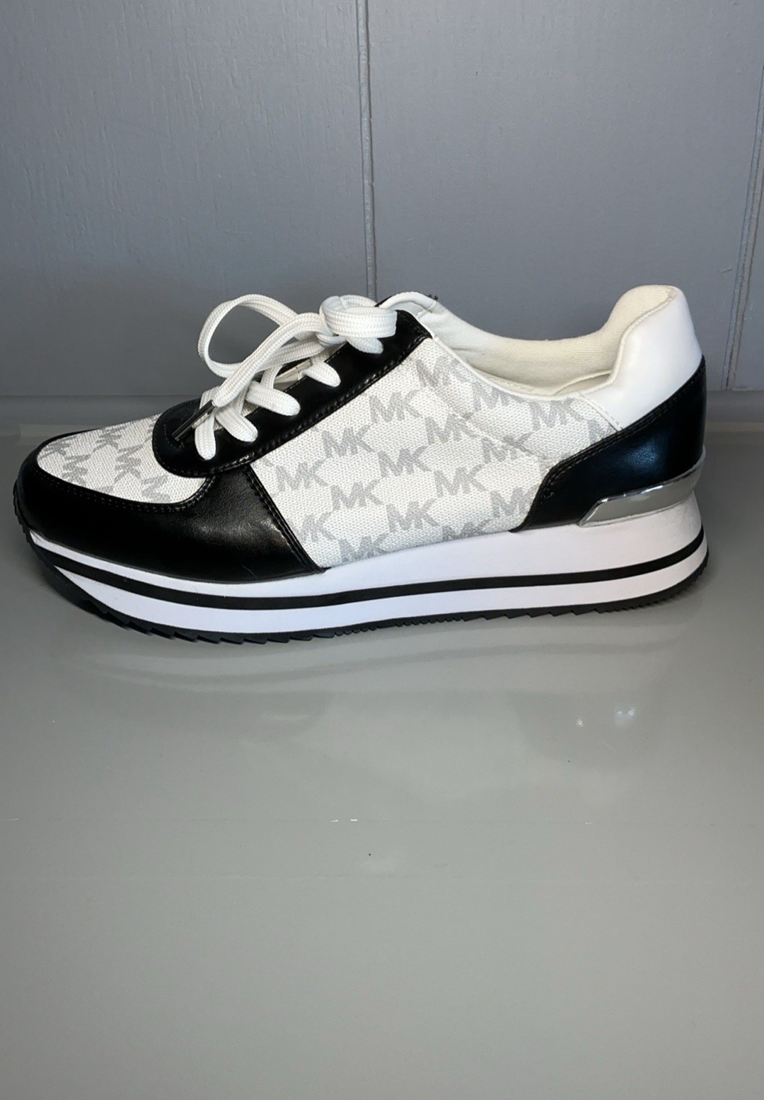 Michael Kors Men’s Low-Top Lace-Up Sneakers Black/White/Gray Logo PVC Rubber