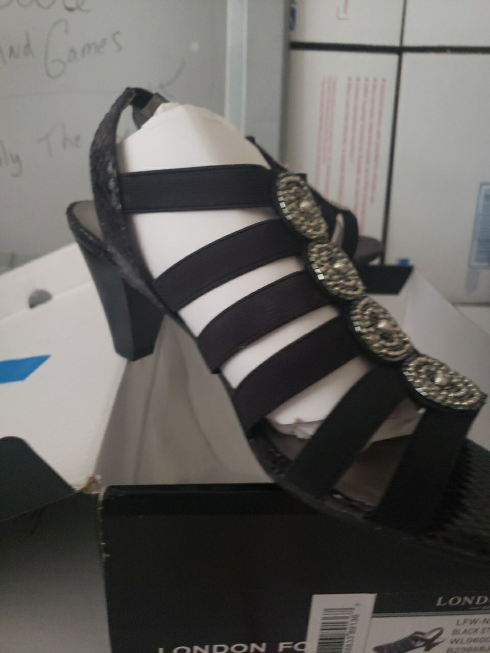 London Fog Nanci Womens Black Strappy Sandals Shoes Size 8.5 M NIB #00s