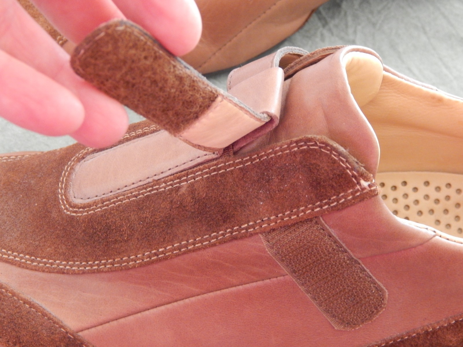 Paul Green Munchen Beige Sneakers: Genuine Leather & Suede; Size 9.5, Austria