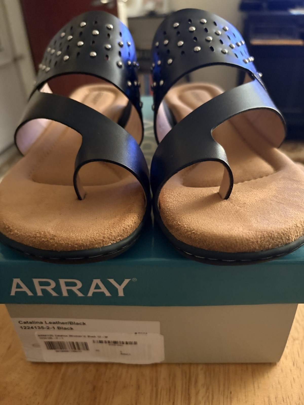 Women’s Size 12W New Genuine Leather Toe Ring Sandals. Stud Embellishments