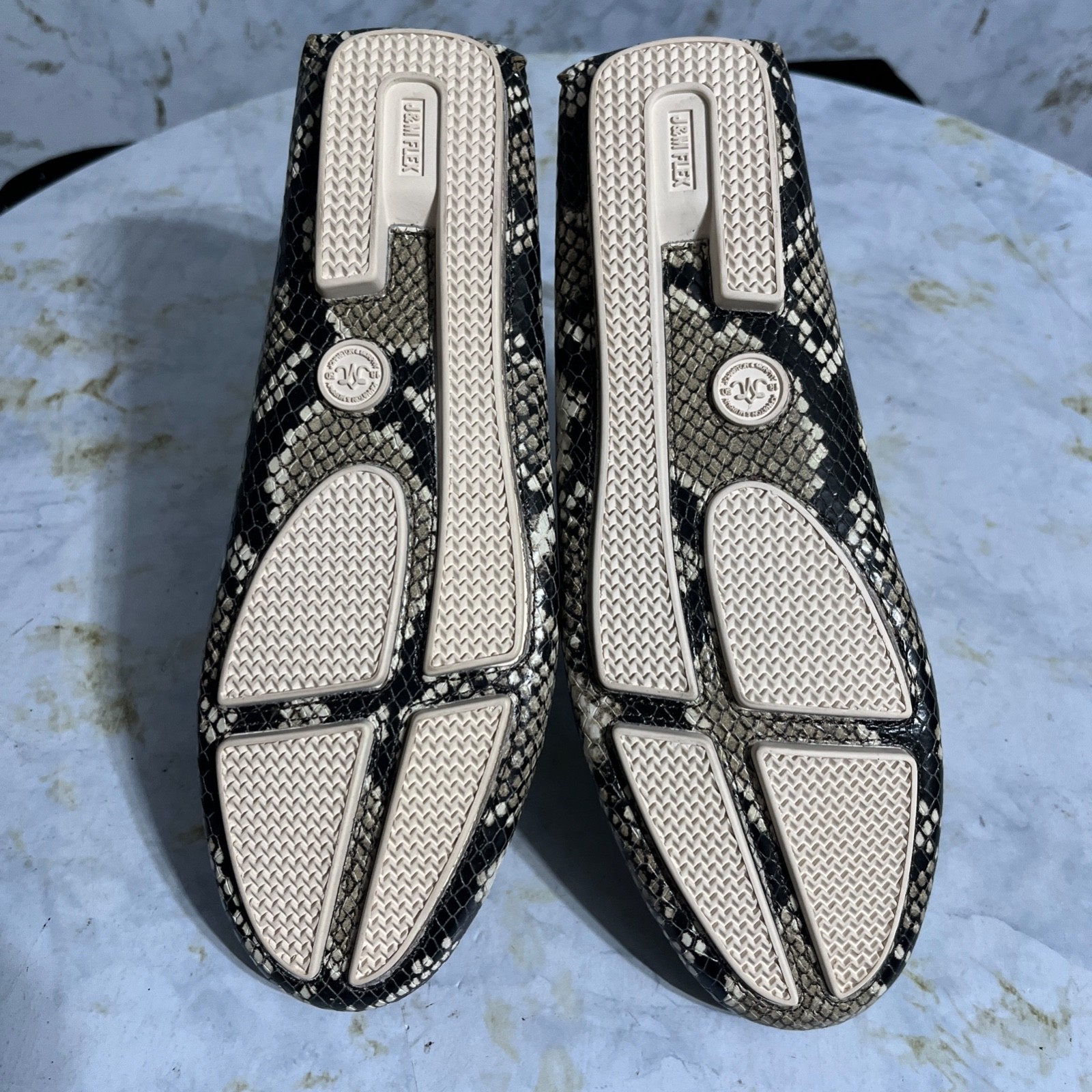 Johnston Murphy Womens Sz 6M Shoes Beige Snakeskin Comfort Moccasin Penny Loafer